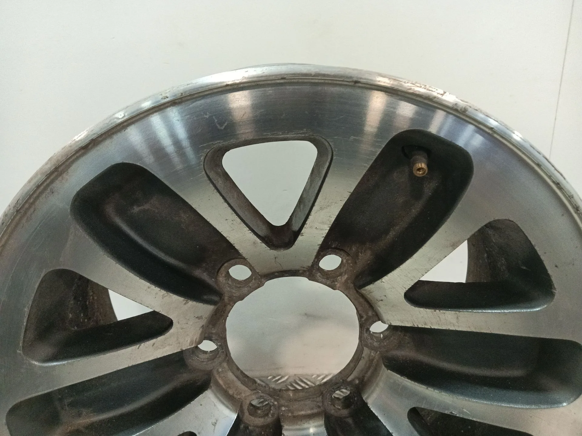 Llanta para Mitsubishi Montero Canvas Top (V2_C, V4_C)