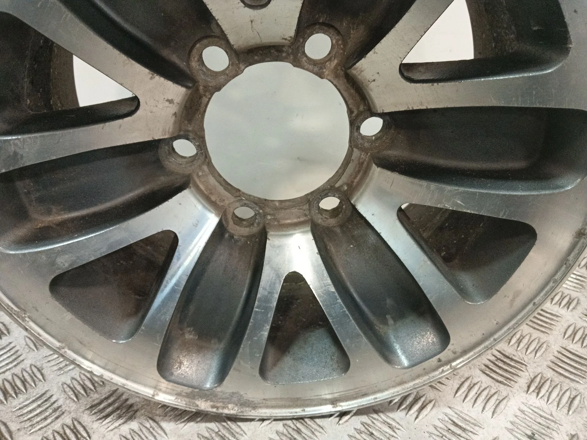 Llanta para Mitsubishi Montero Canvas Top (V2_C, V4_C)