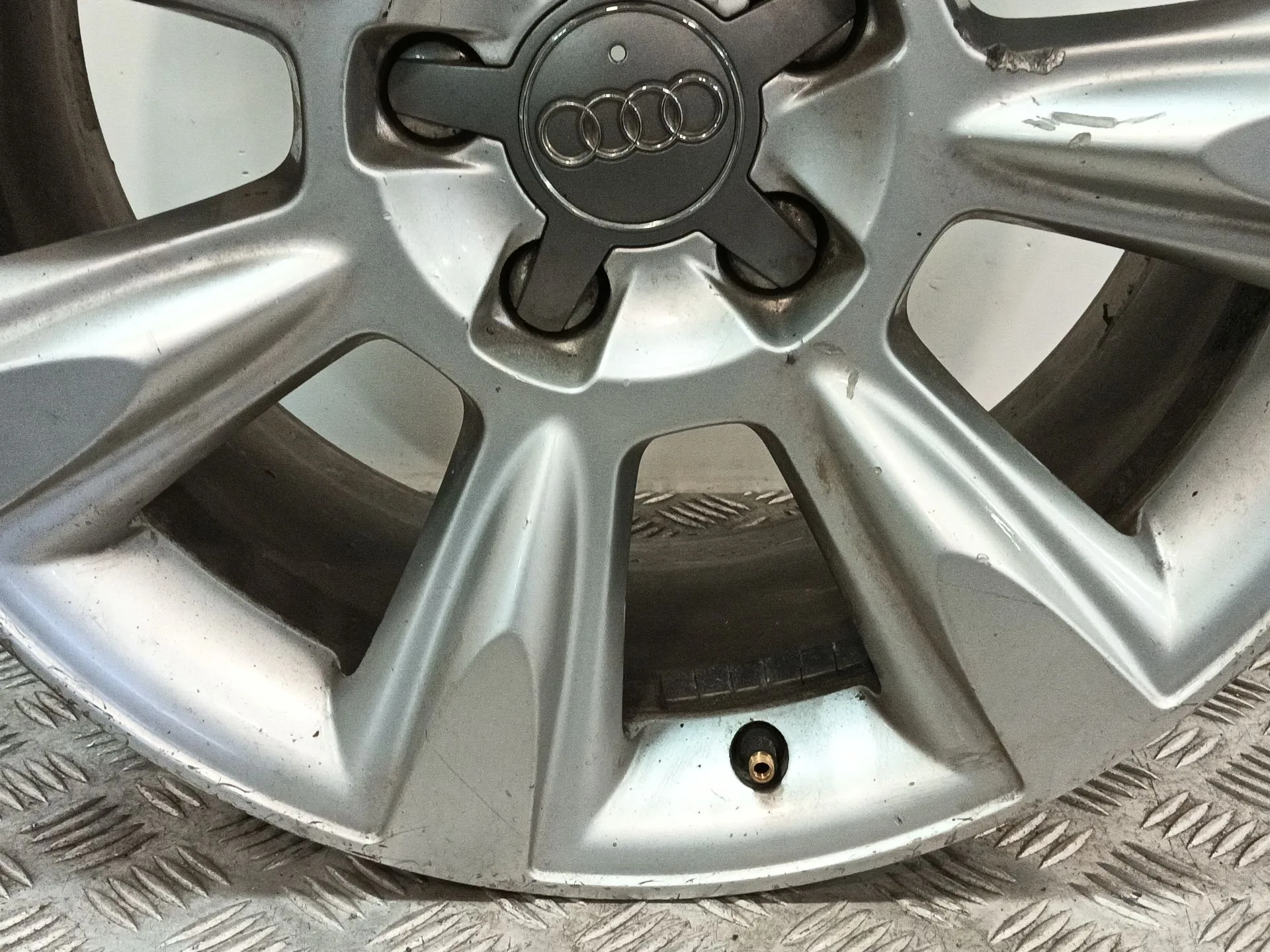 Llanta para Audi A4 Allroad Quattro (8K)