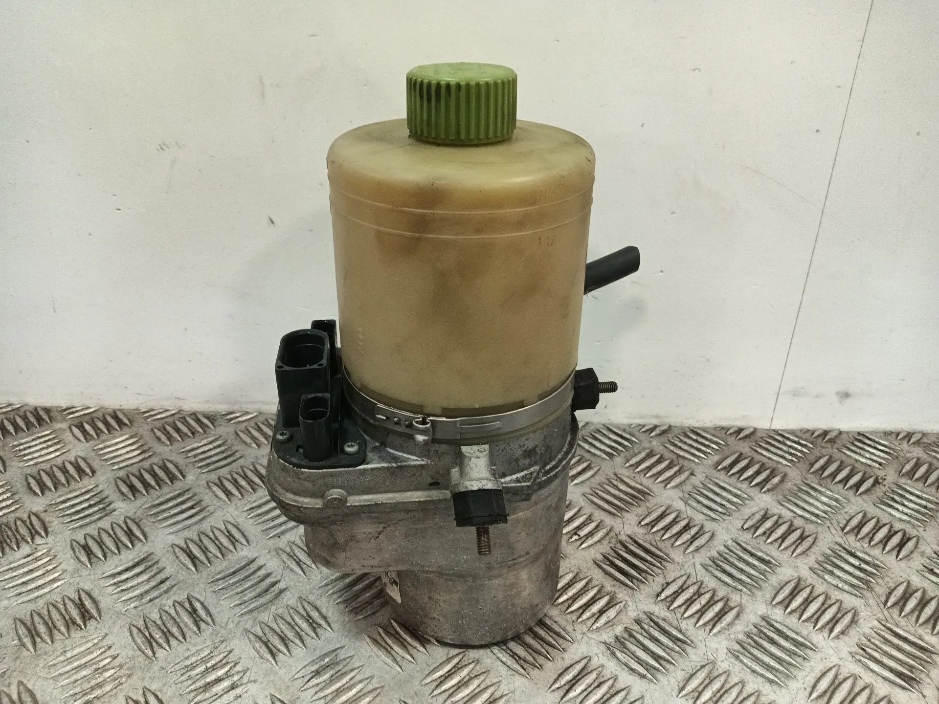 Bomba Direccion para Seat Ibiza Iii (6L1)