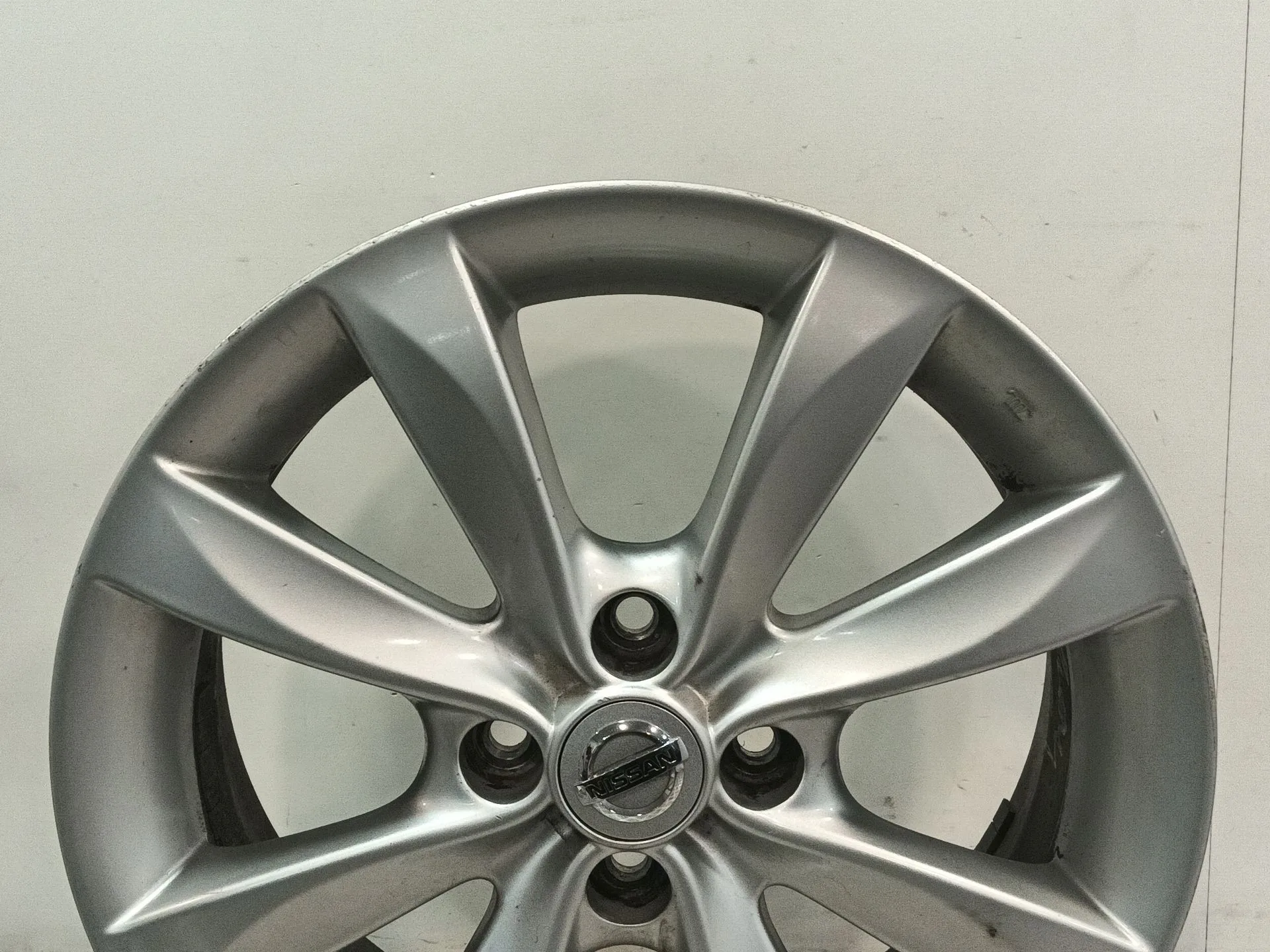 Llanta para Nissan Note (E12)