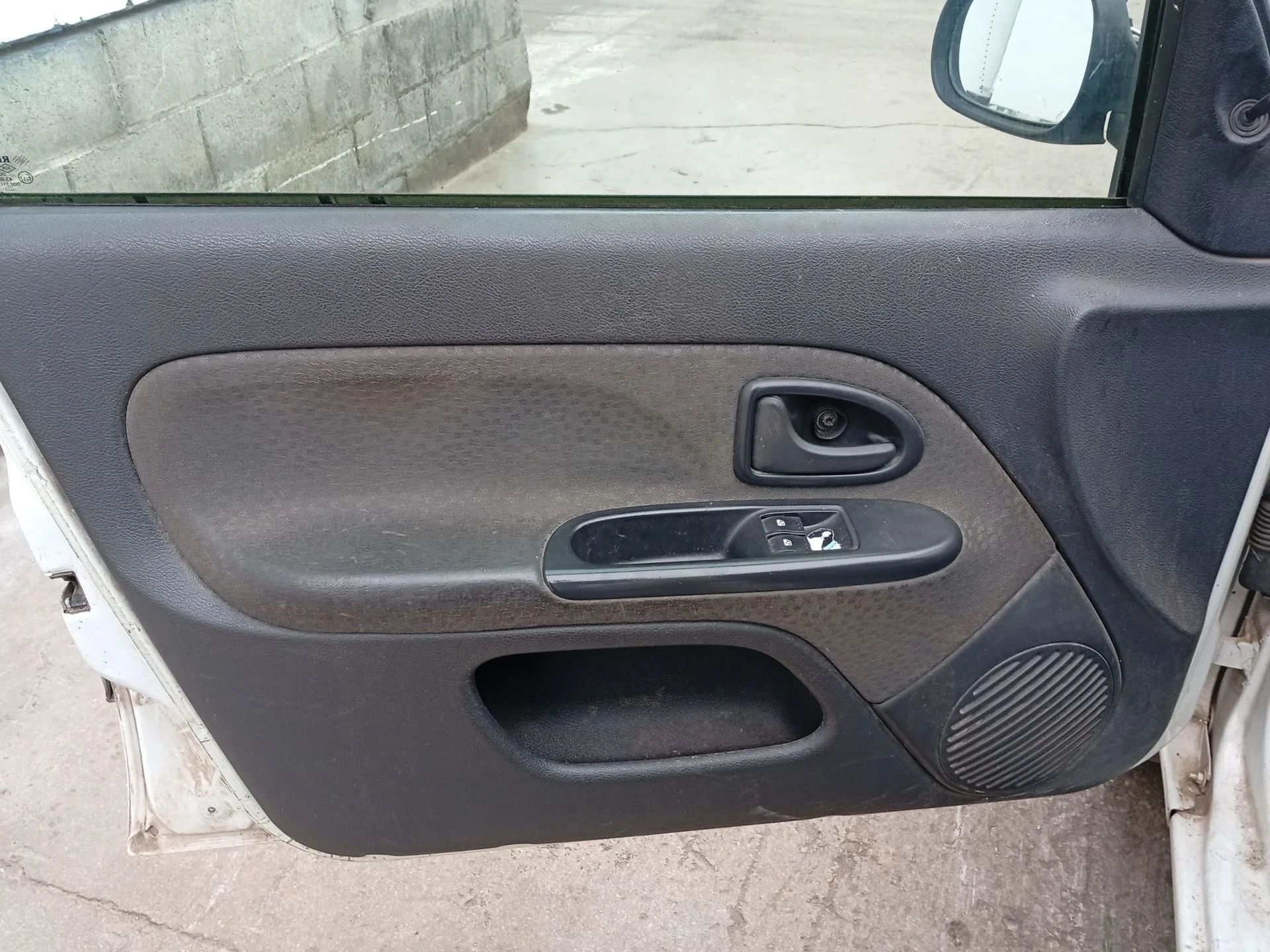 Elevalunas Delantero Izquierdo para Renault Clio Ii (Bb_, Cb_)