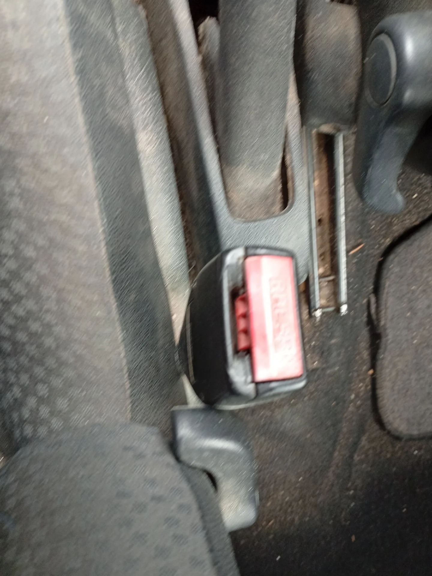 Enganche Cinturon Delantero Izquierdo para Renault Clio Ii (Bb_, Cb_)