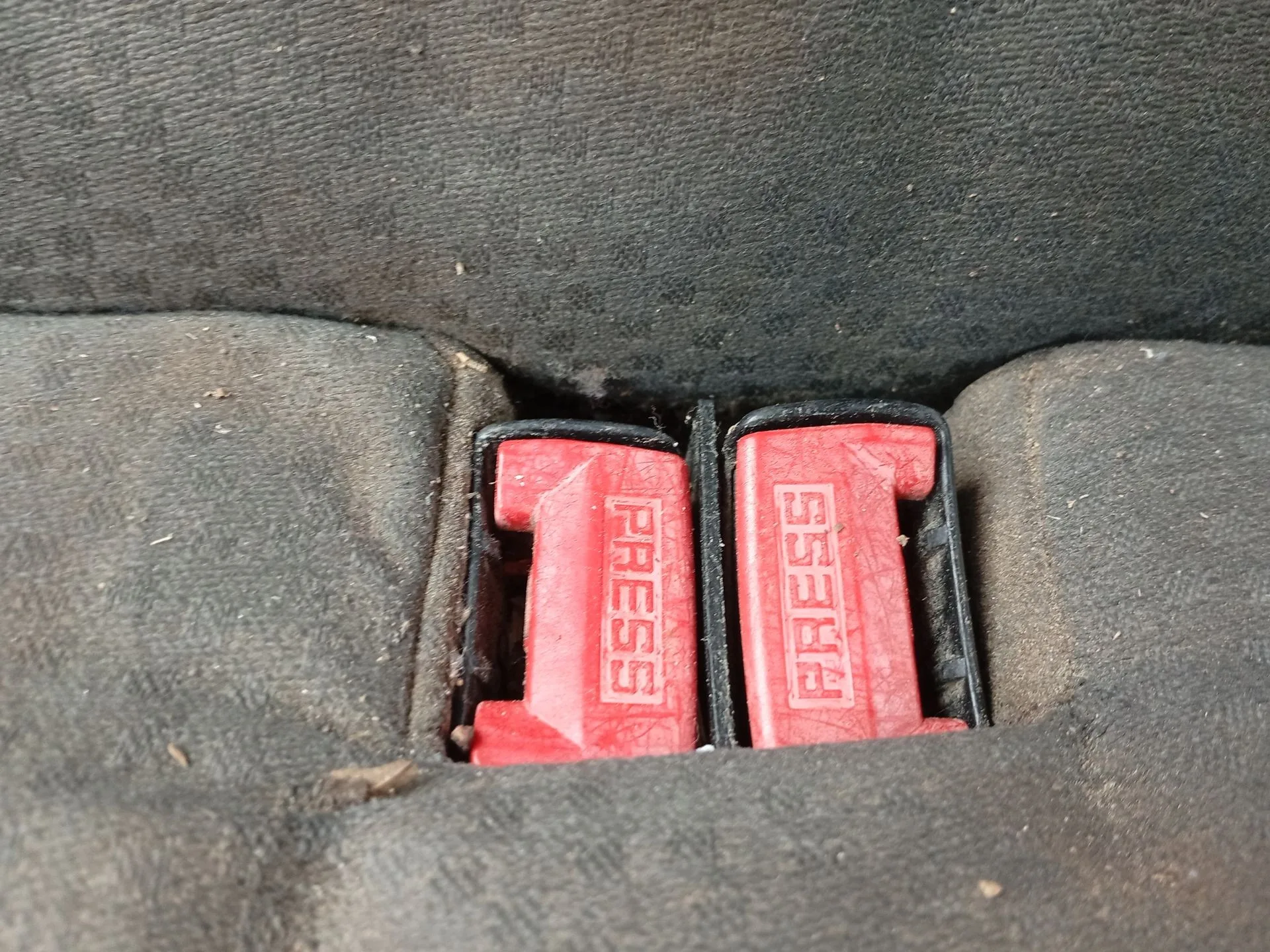 Enganche Cinturon Trasero Derecho para Renault Clio Ii (Bb_, Cb_)