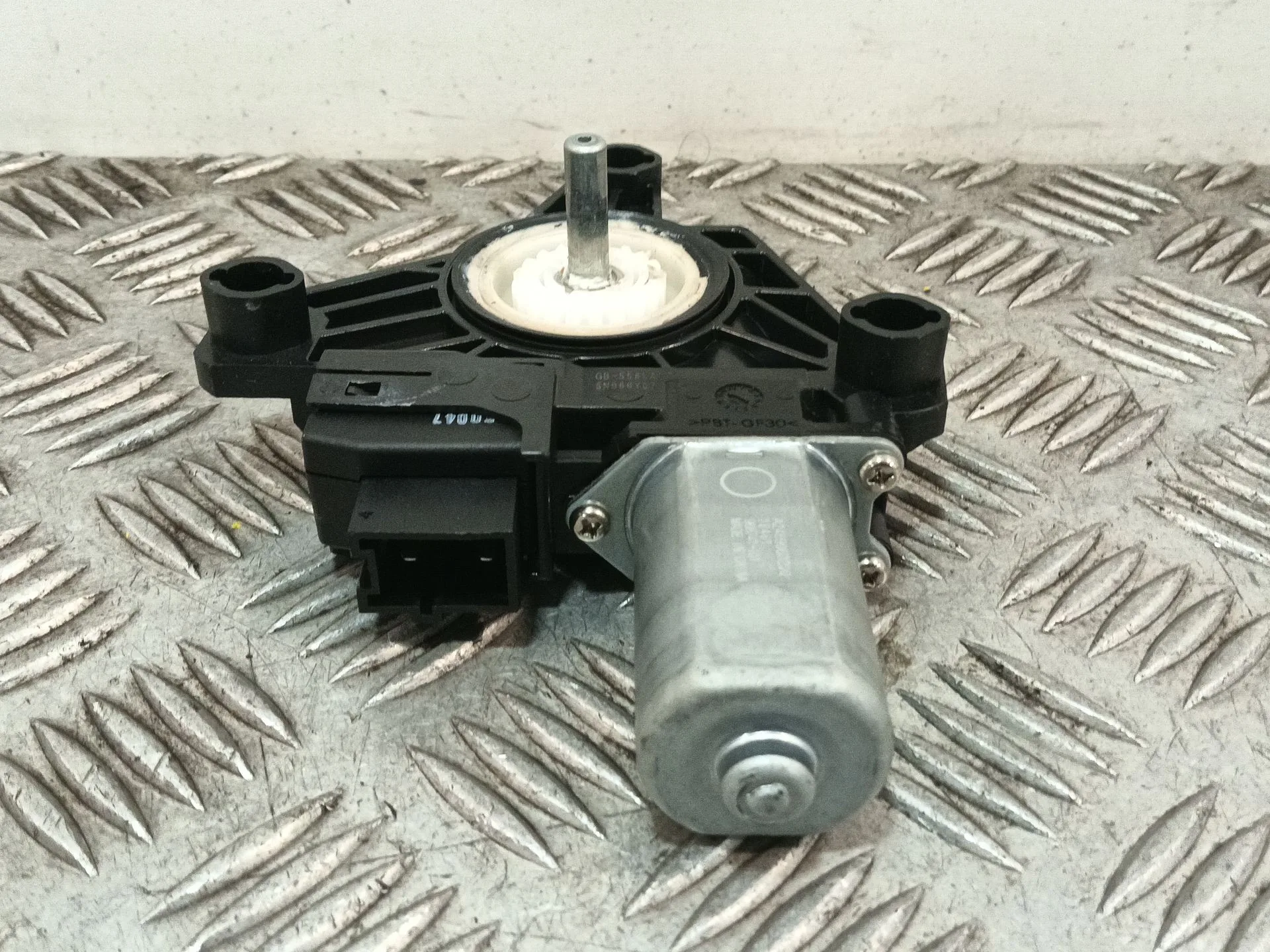 Motor Elevalunas Trasero Derecho para Mercedes-Benz Clase A (W176)