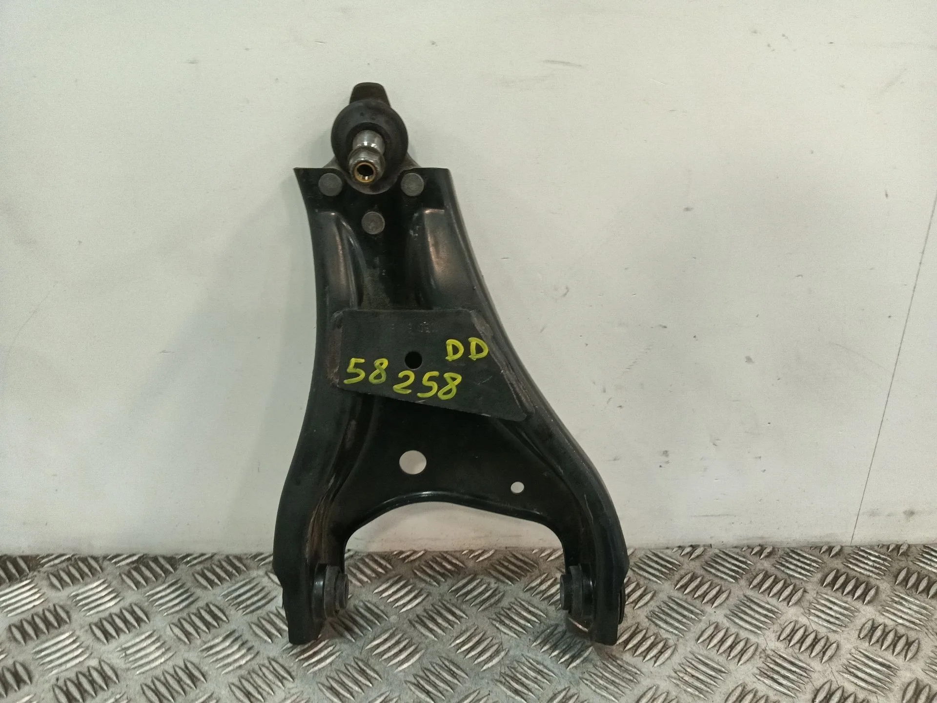 Brazo Suspension Inferior Delantero Derecho para Dacia Duster