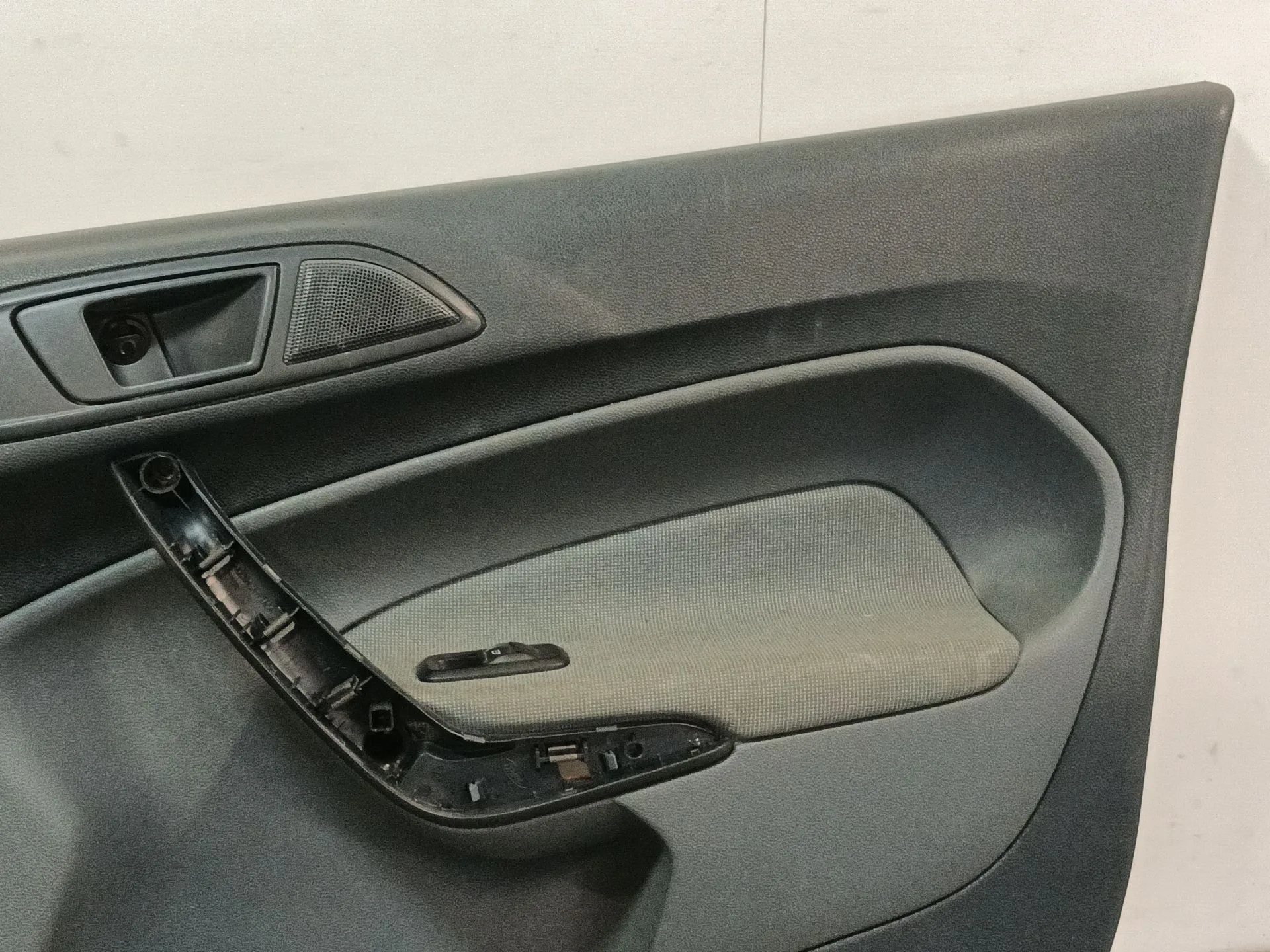 Guarnecido Puerta Delantera Derecha para Ford Fiesta Vi (Cb1, Ccn)
