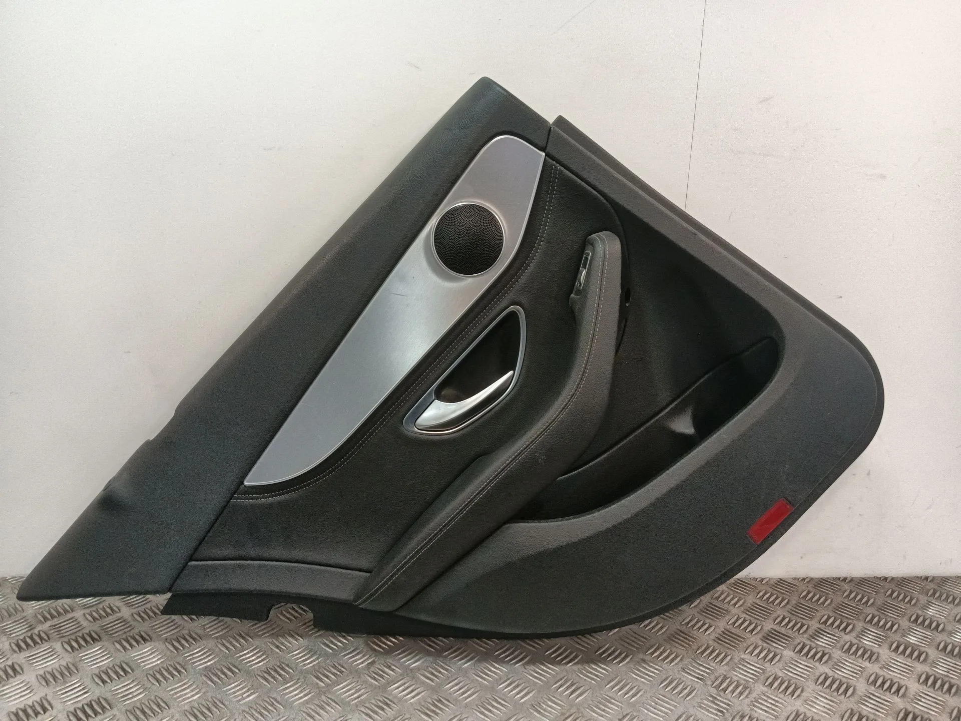Guarnecido Puerta Trasera Izquierda para Mercedes-Benz Clase C (W205)