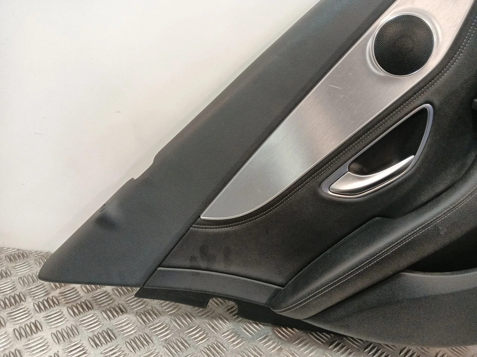 Guarnecido Puerta Trasera Izquierda para Mercedes-Benz Clase C (W205)