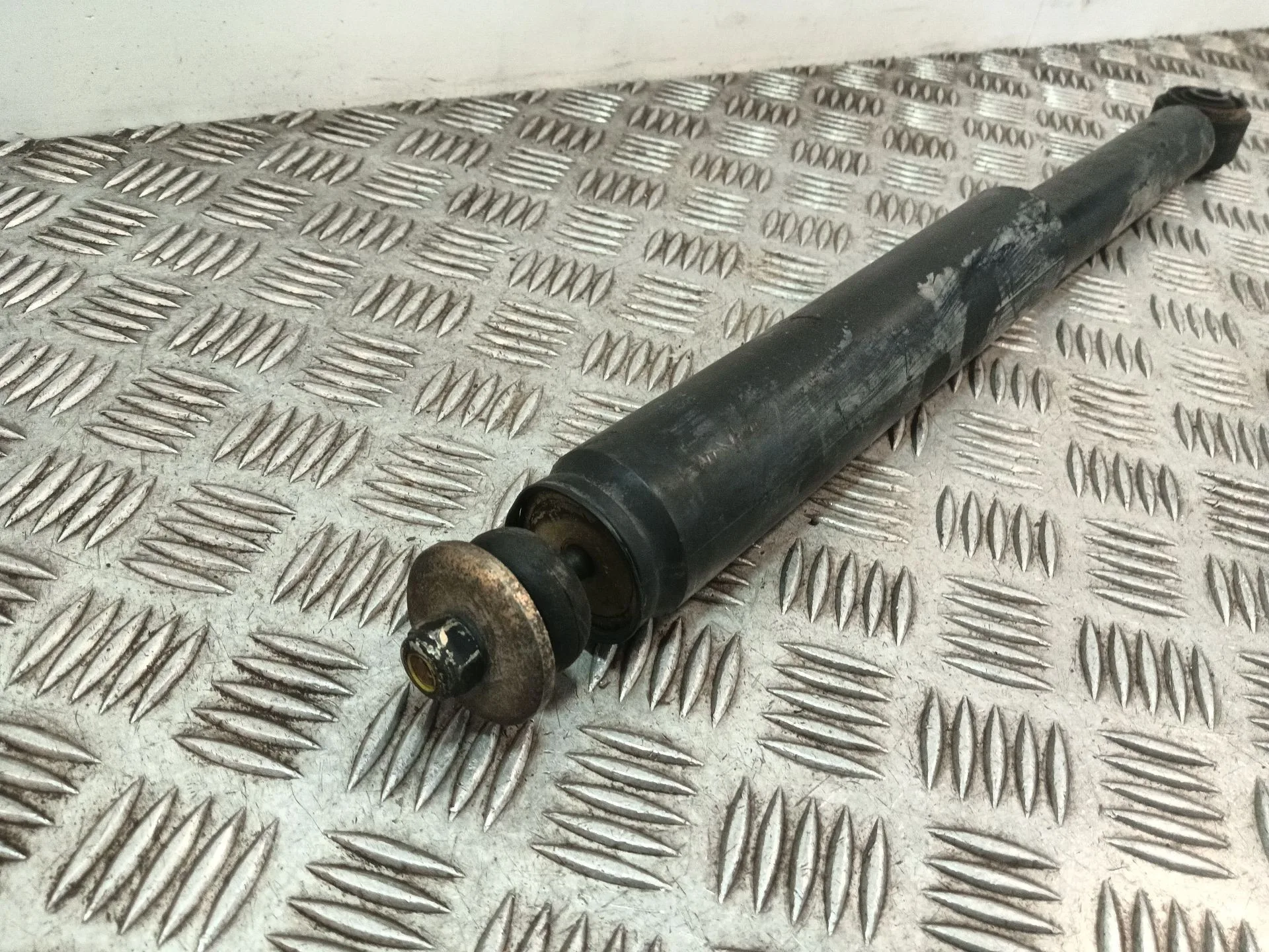 Amortiguador Delantero Izquierdo para Nissan Cabstar E (Tl_, Vl_)