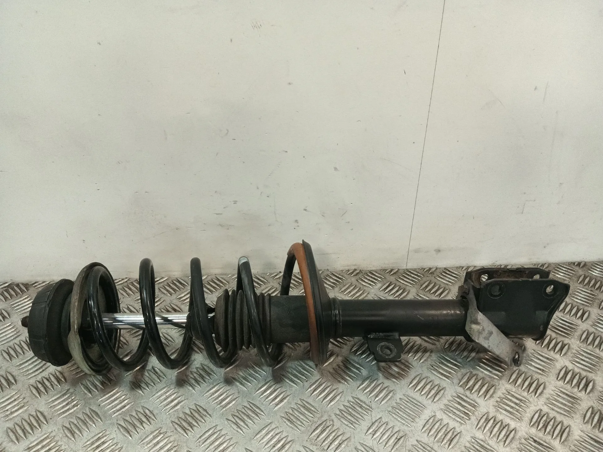 Amortiguador Delantero Izquierdo para Dacia Duster