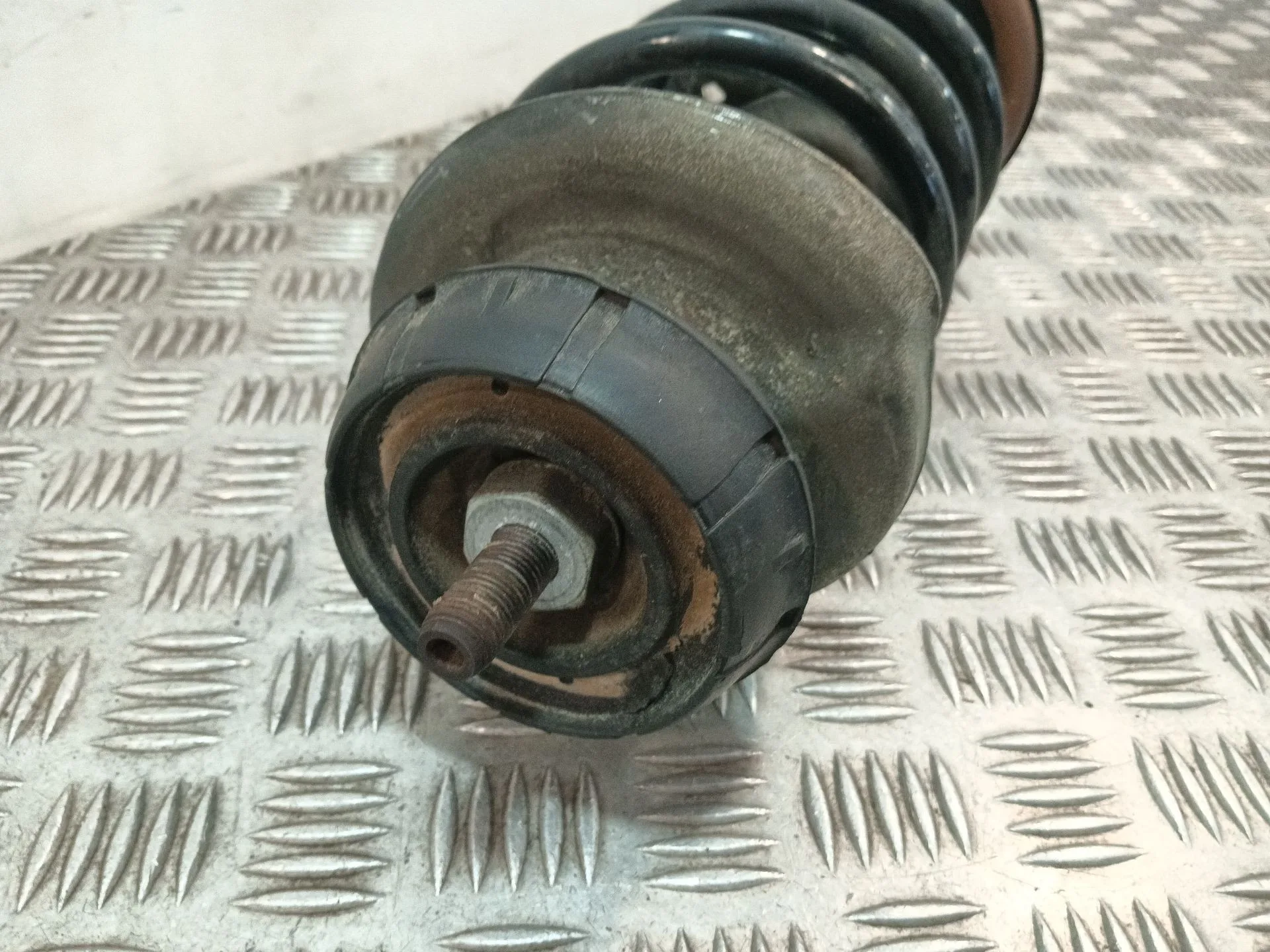 Amortiguador Delantero Izquierdo para Dacia Duster