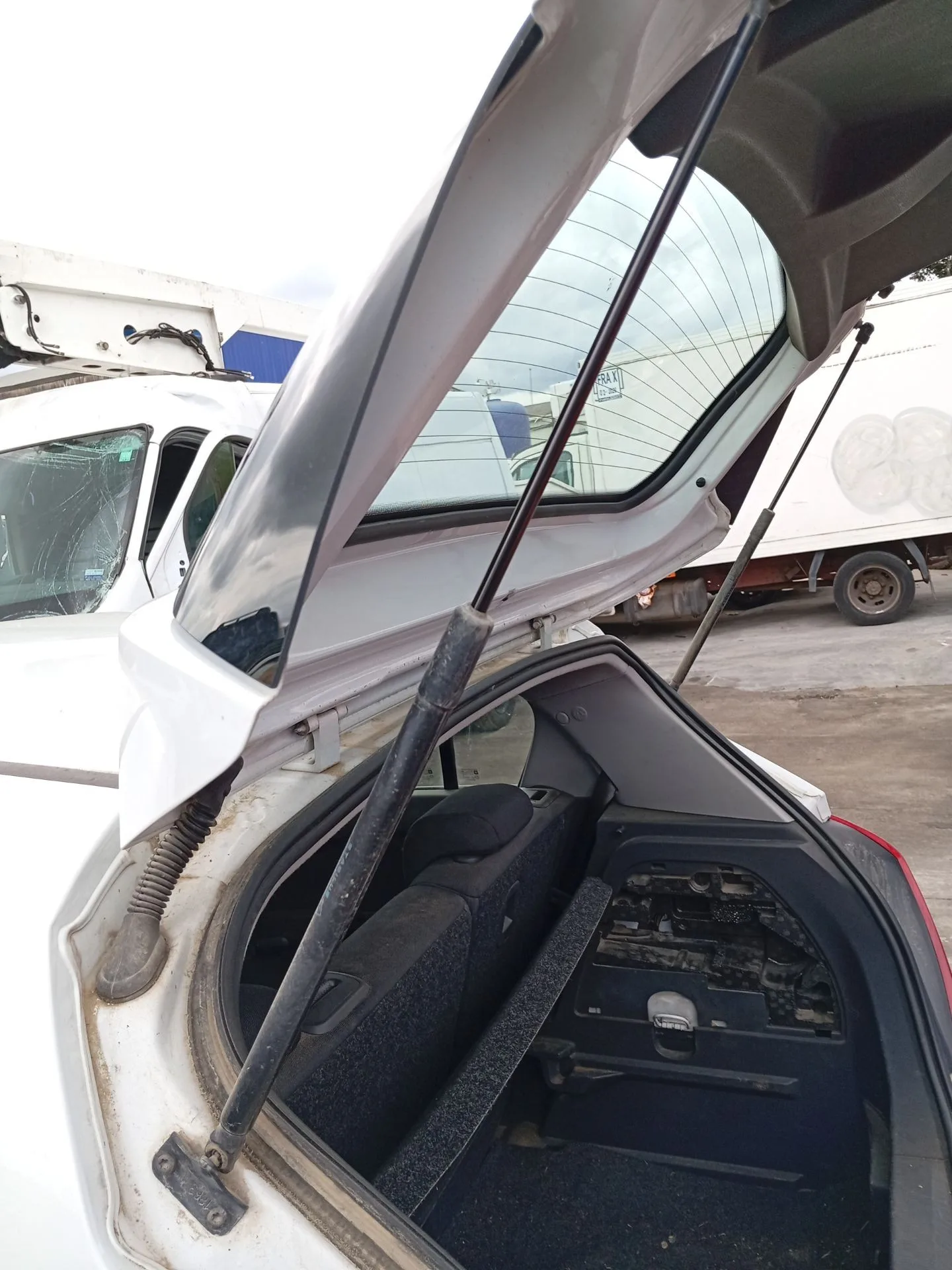 Amortiguadores Maletero / Porton para Opel Corsa D (S07)