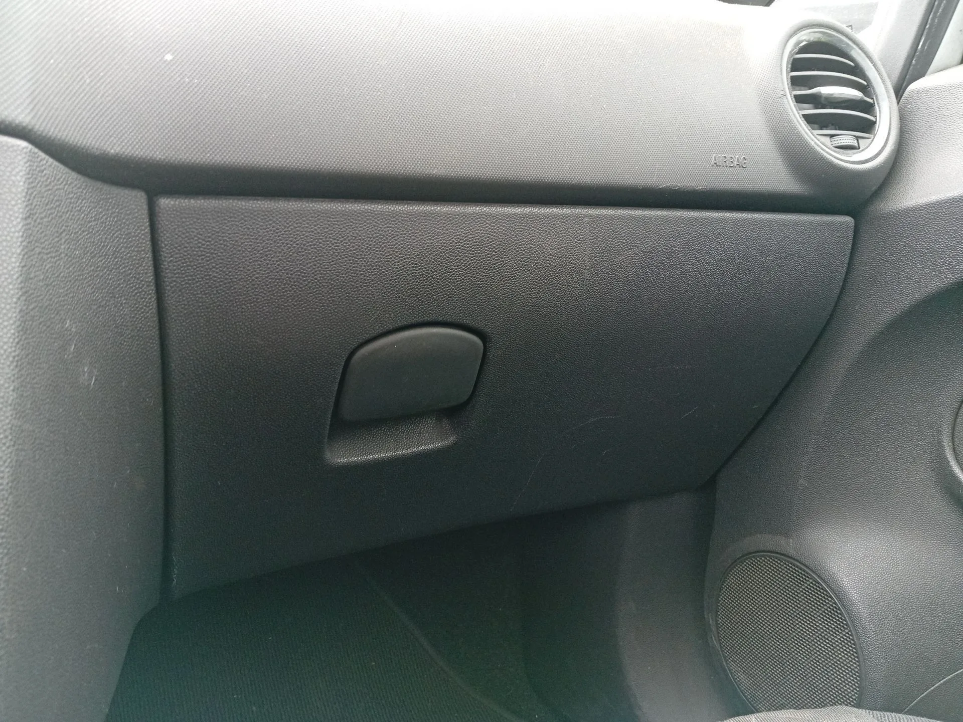 Guantera para Opel Corsa D (S07)