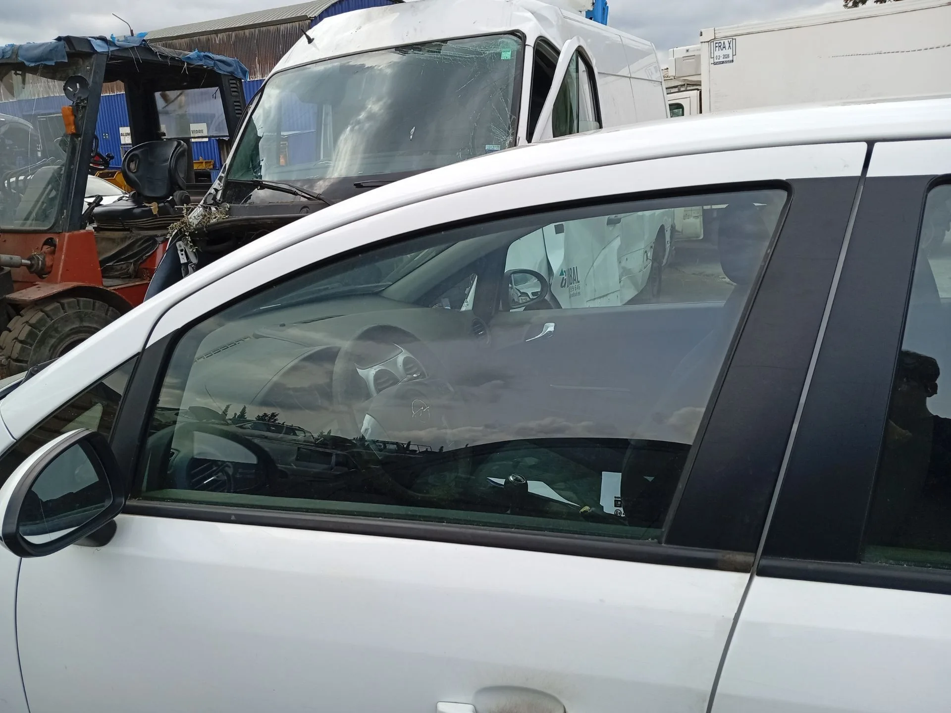 Luna Delantera Izquierda para Opel Corsa D (S07)