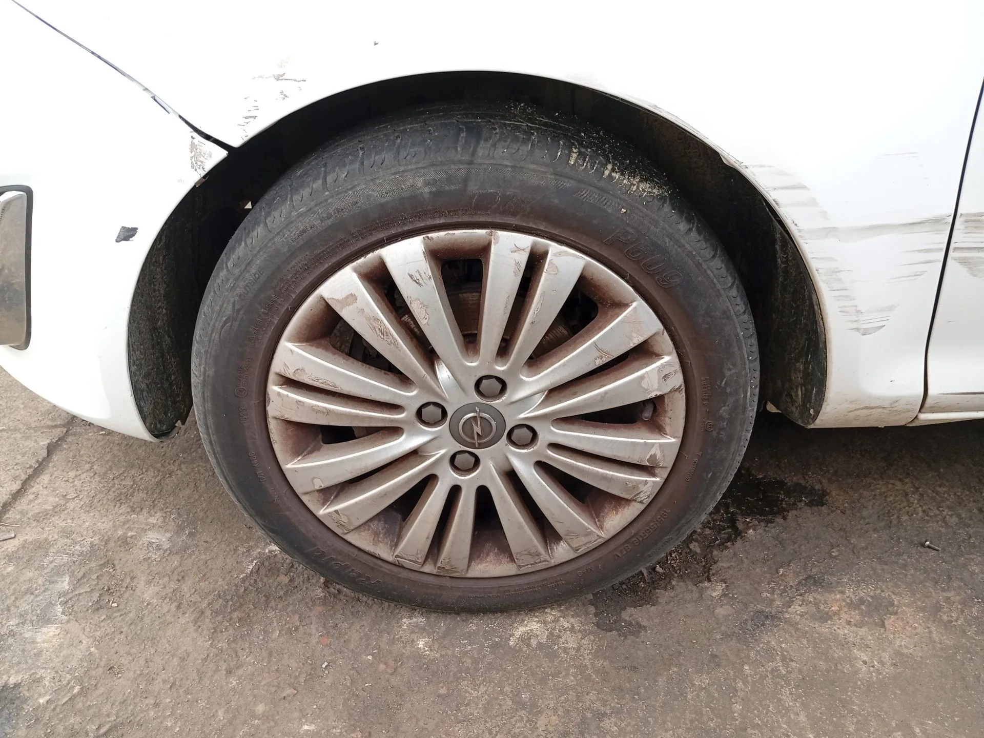 Mangueta Delantera Izquierda para Opel Corsa D (S07)