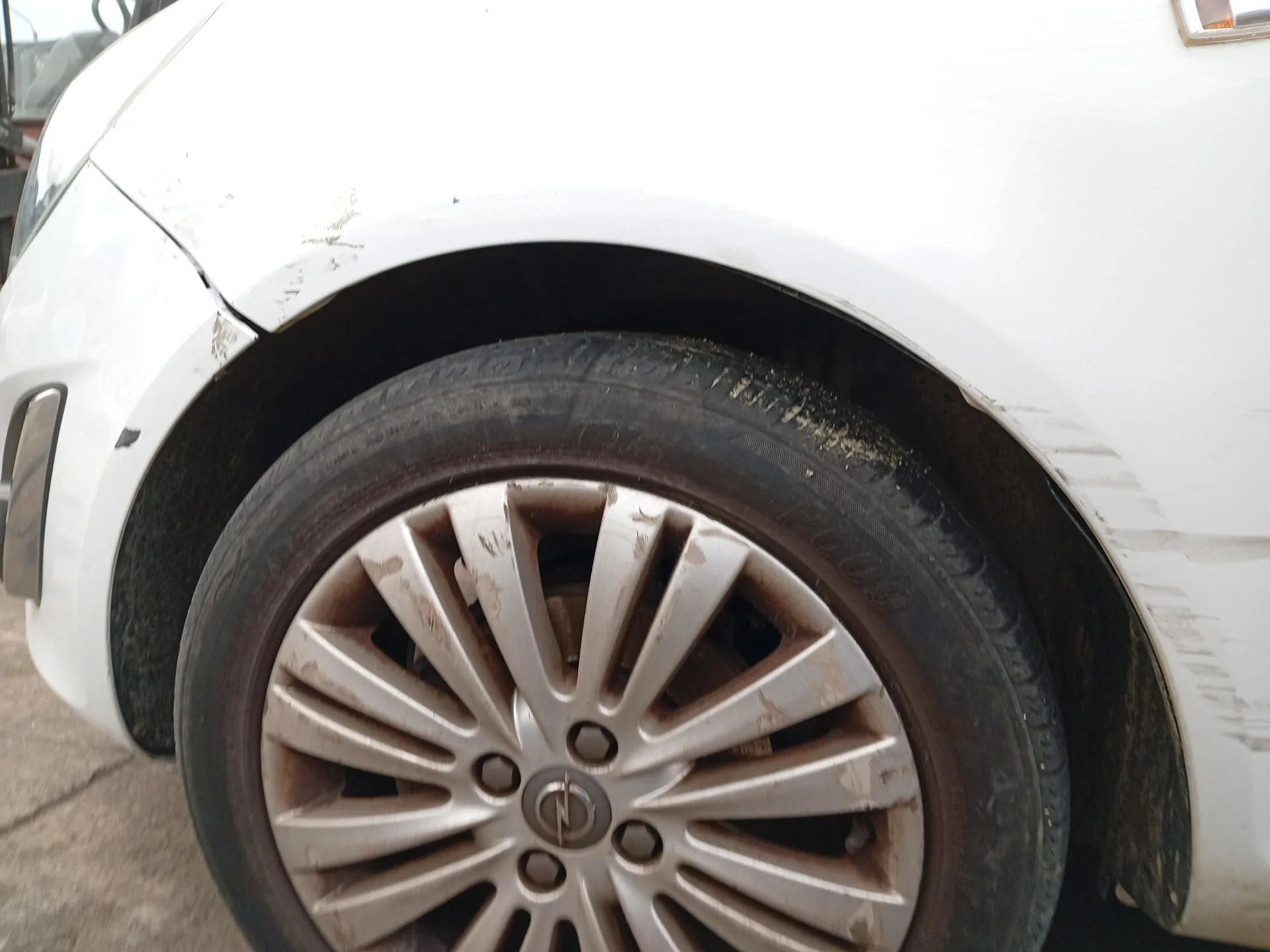 Paso De Rueda Delantero Izquierdo para Opel Corsa D (S07)