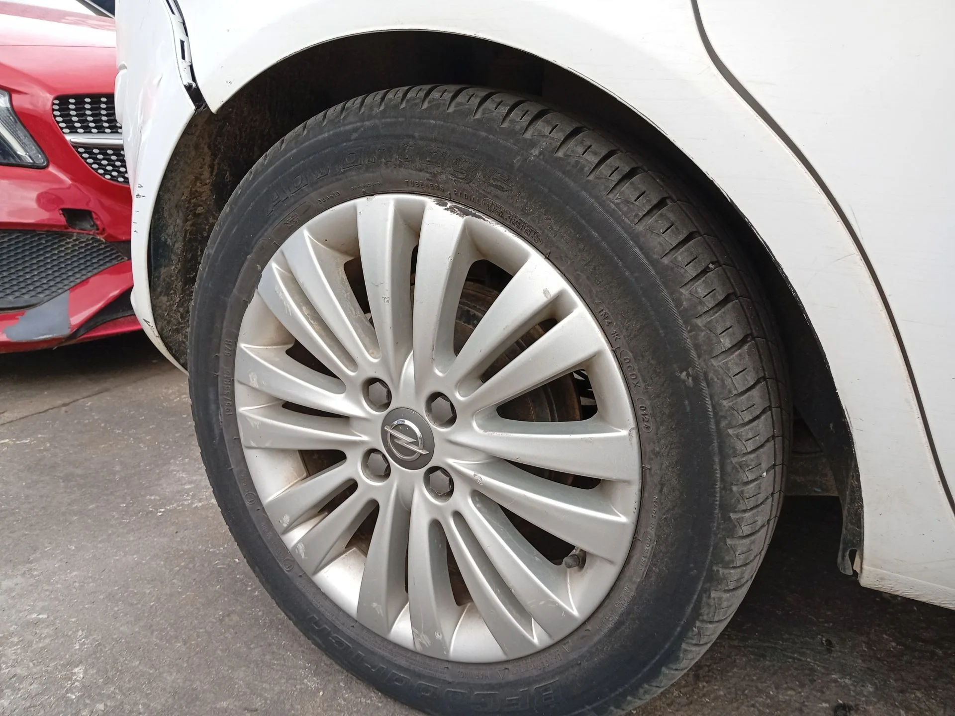 Paso De Rueda Trasero Derecho para Opel Corsa D (S07)