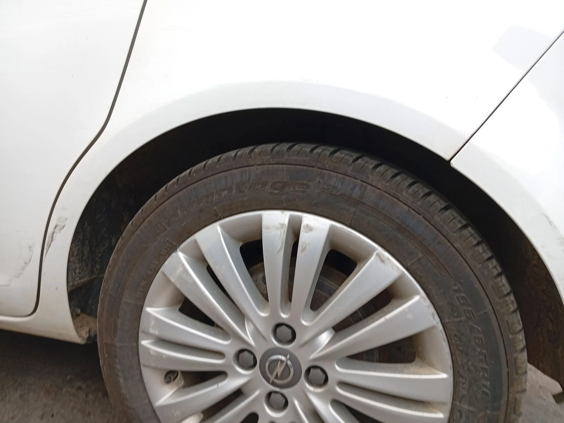 Paso De Rueda Trasero Izquierdo para Opel Corsa D (S07)