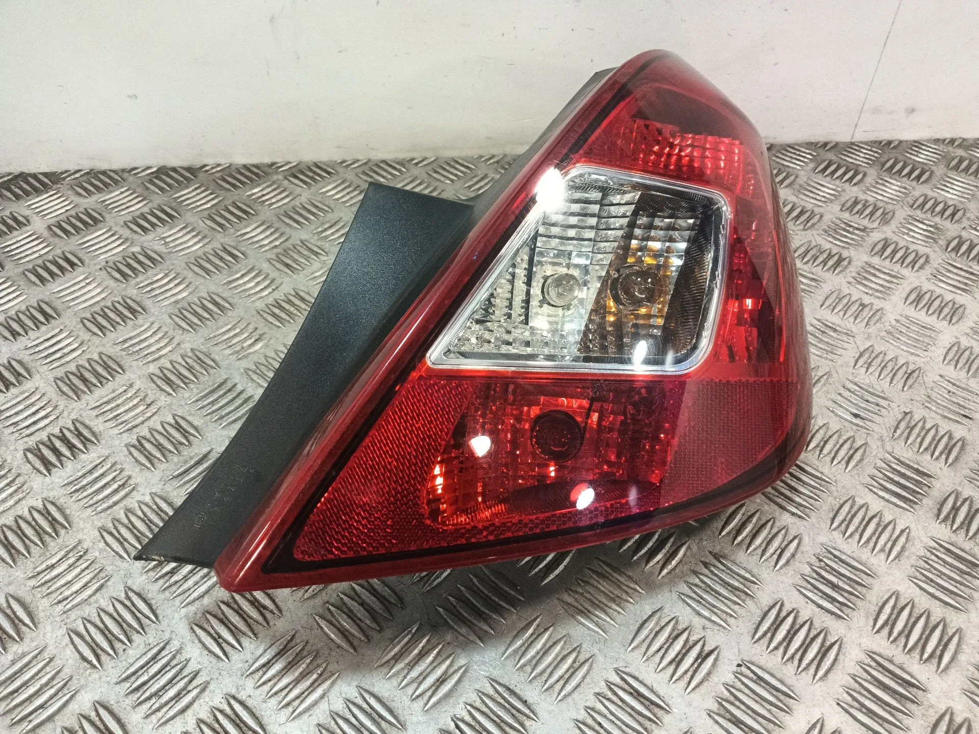 Piloto Trasero Derecho para Opel Corsa D (S07)