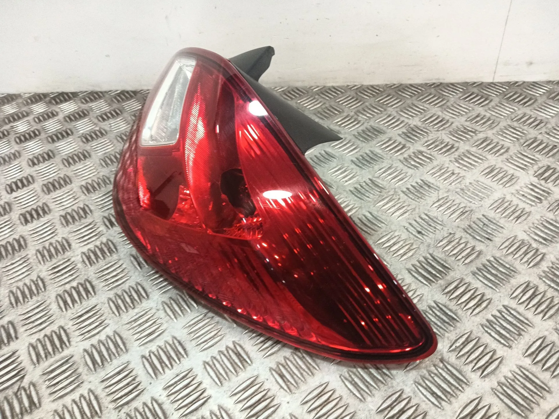 Piloto Trasero Derecho para Opel Corsa D (S07)