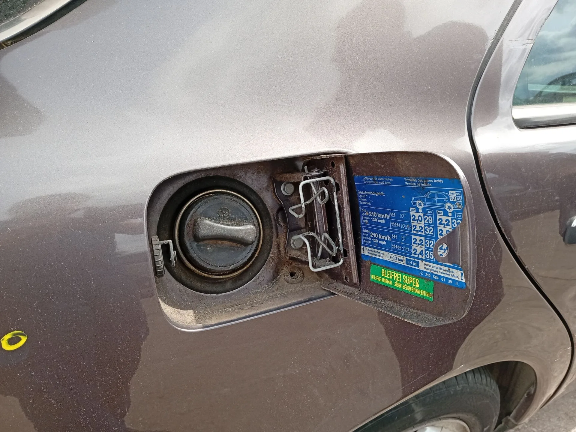 Deposito Combustible para Mercedes-Benz Clase E (W210)
