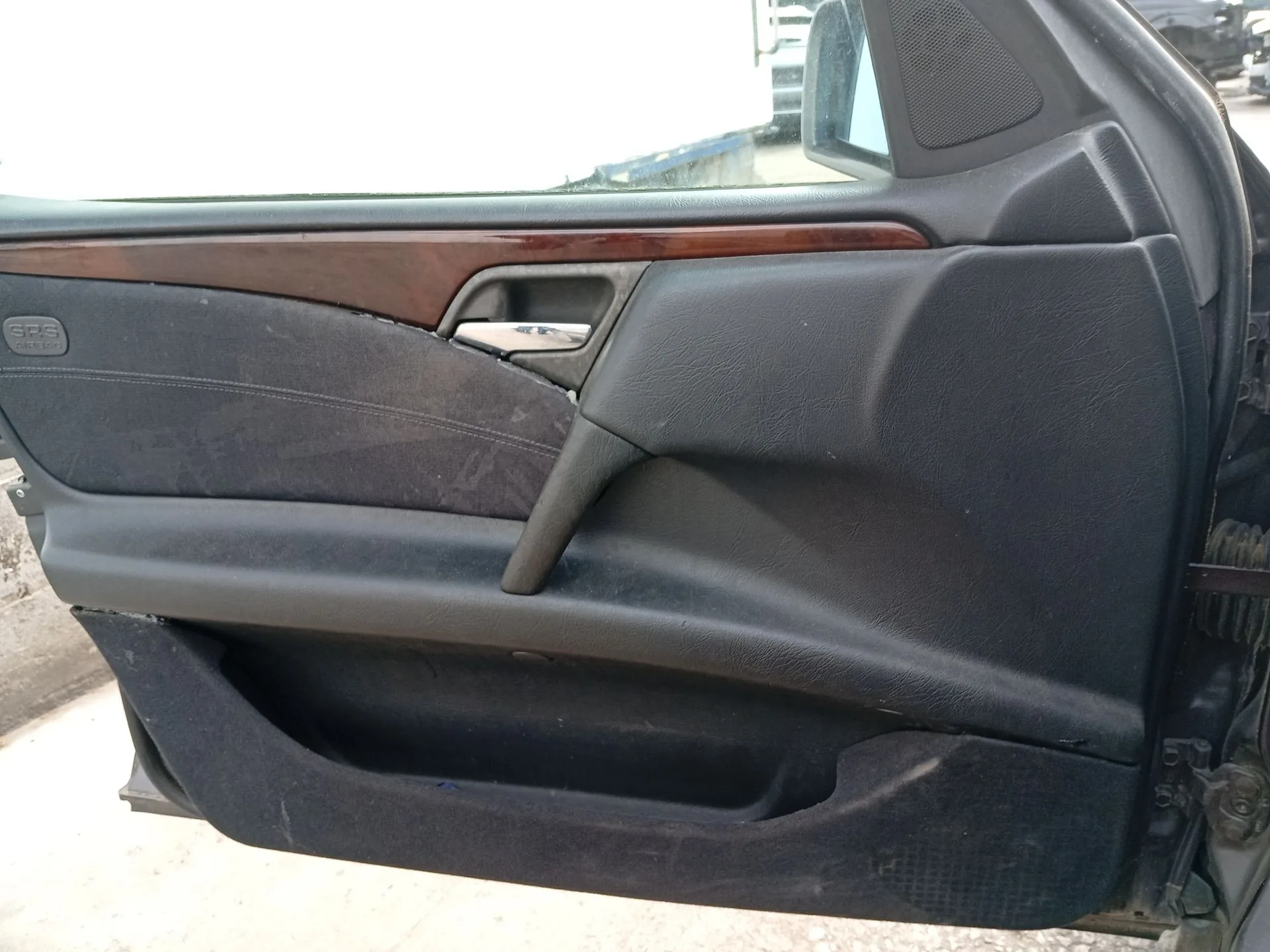 Guarnecido Puerta Delantera Izquierda para Mercedes-Benz Clase E (W210)