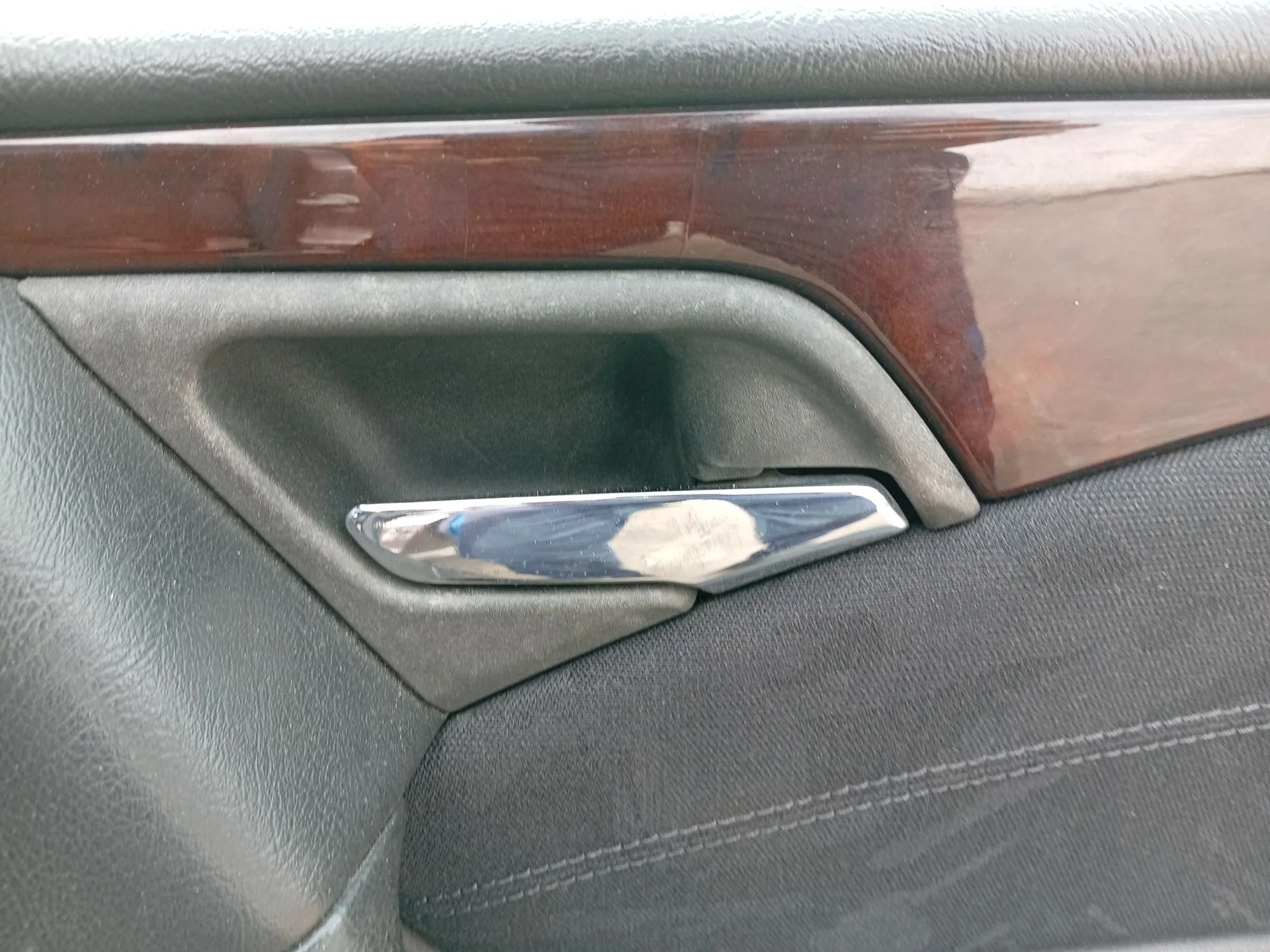 Maneta Interior Delantera Derecha para Mercedes-Benz Clase E (W210)