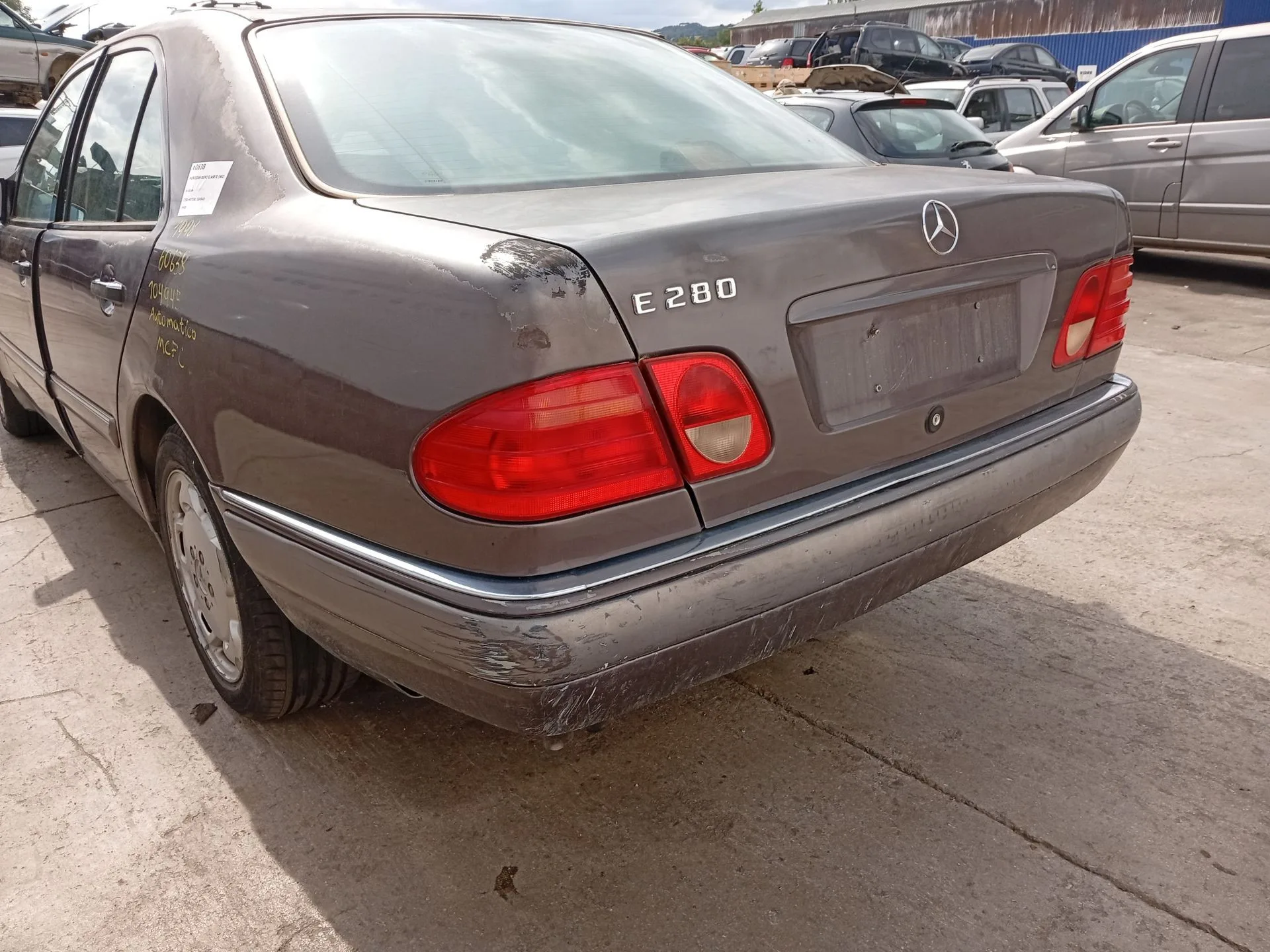 Paragolpes Trasero para Mercedes-Benz Clase E (W210)