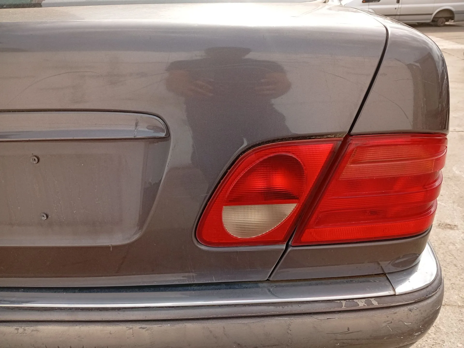 Piloto Trasero Derecho Interior para Mercedes-Benz Clase E (W210)