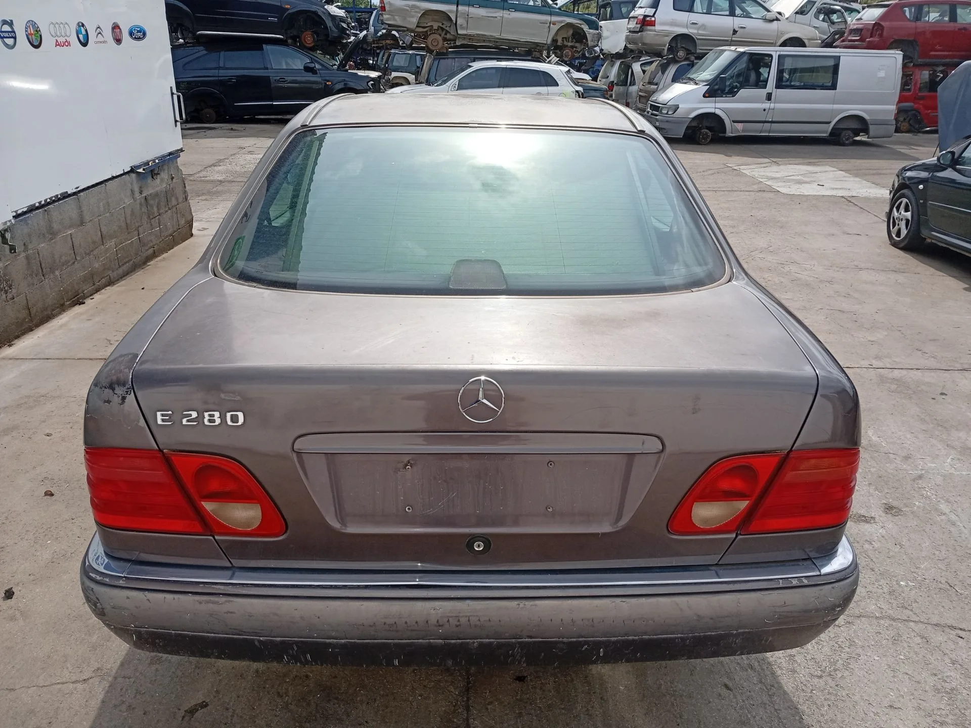 Porton Trasero para Mercedes-Benz Clase E (W210)
