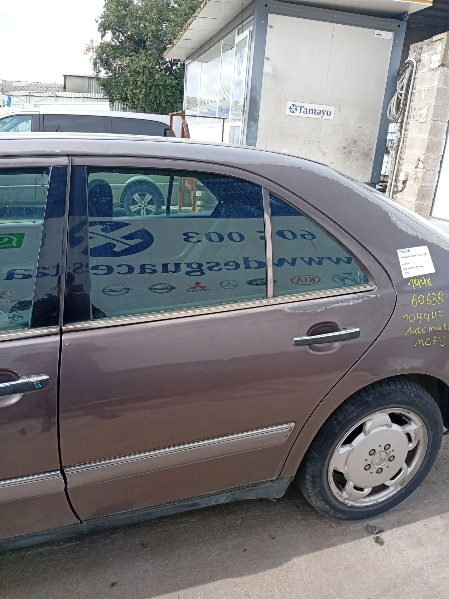 Puerta Trasera Izquierda para Mercedes-Benz Clase E (W210)