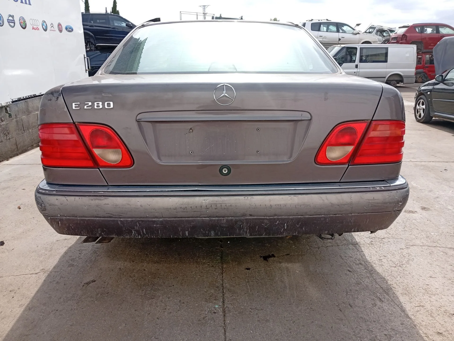 Refuerzo Paragolpes Trasero para Mercedes-Benz Clase E (W210)