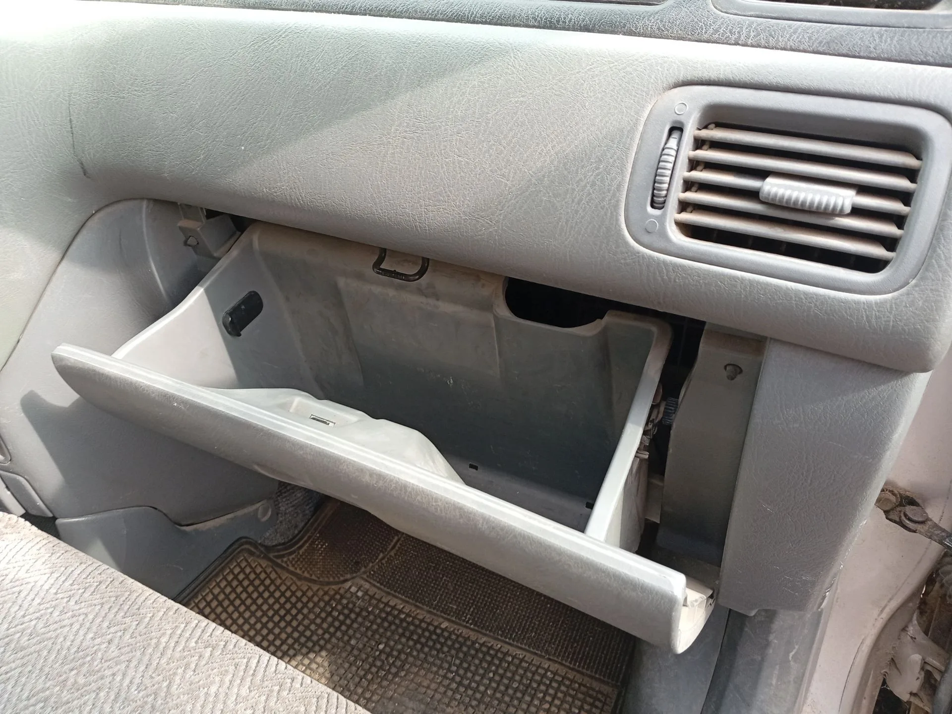 Guantera para Honda Cr-V I (Rd)