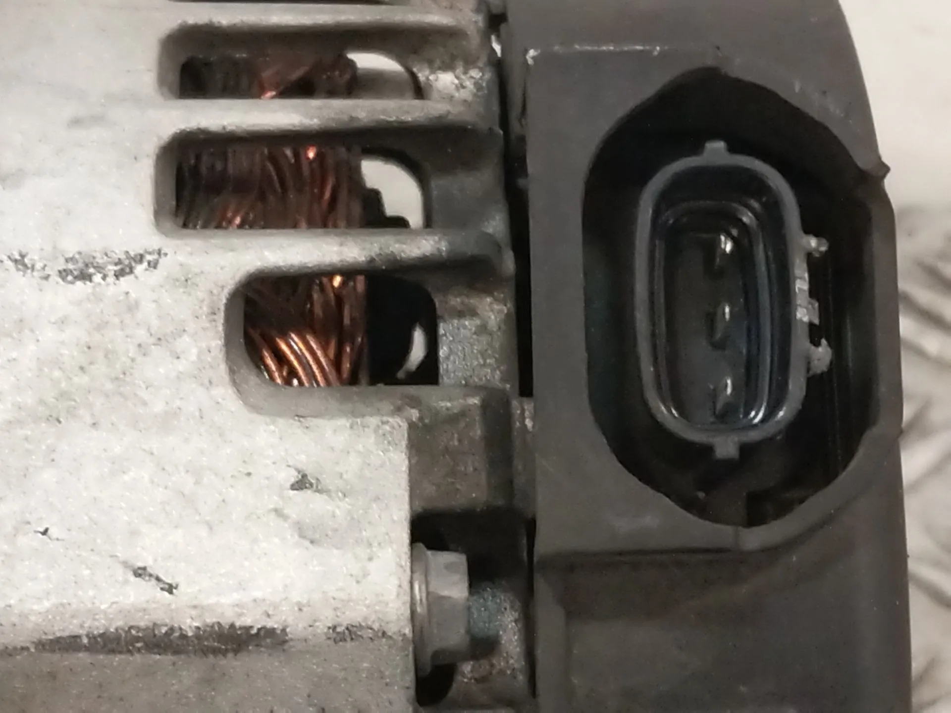 Alternador para Kia Carens Iv
