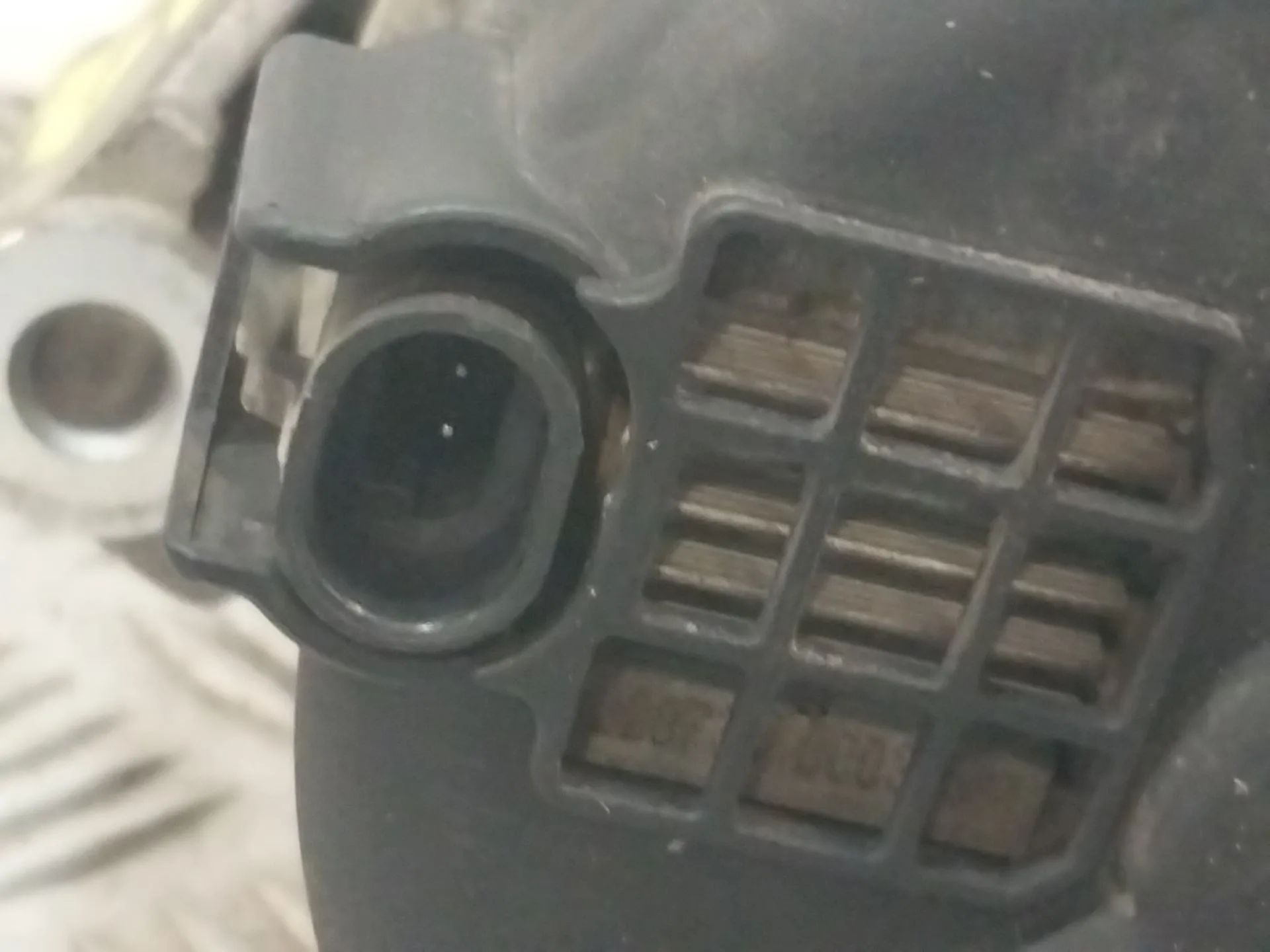 Alternador para Chevrolet Aveo / Kalos Hatchback (T250, T255)