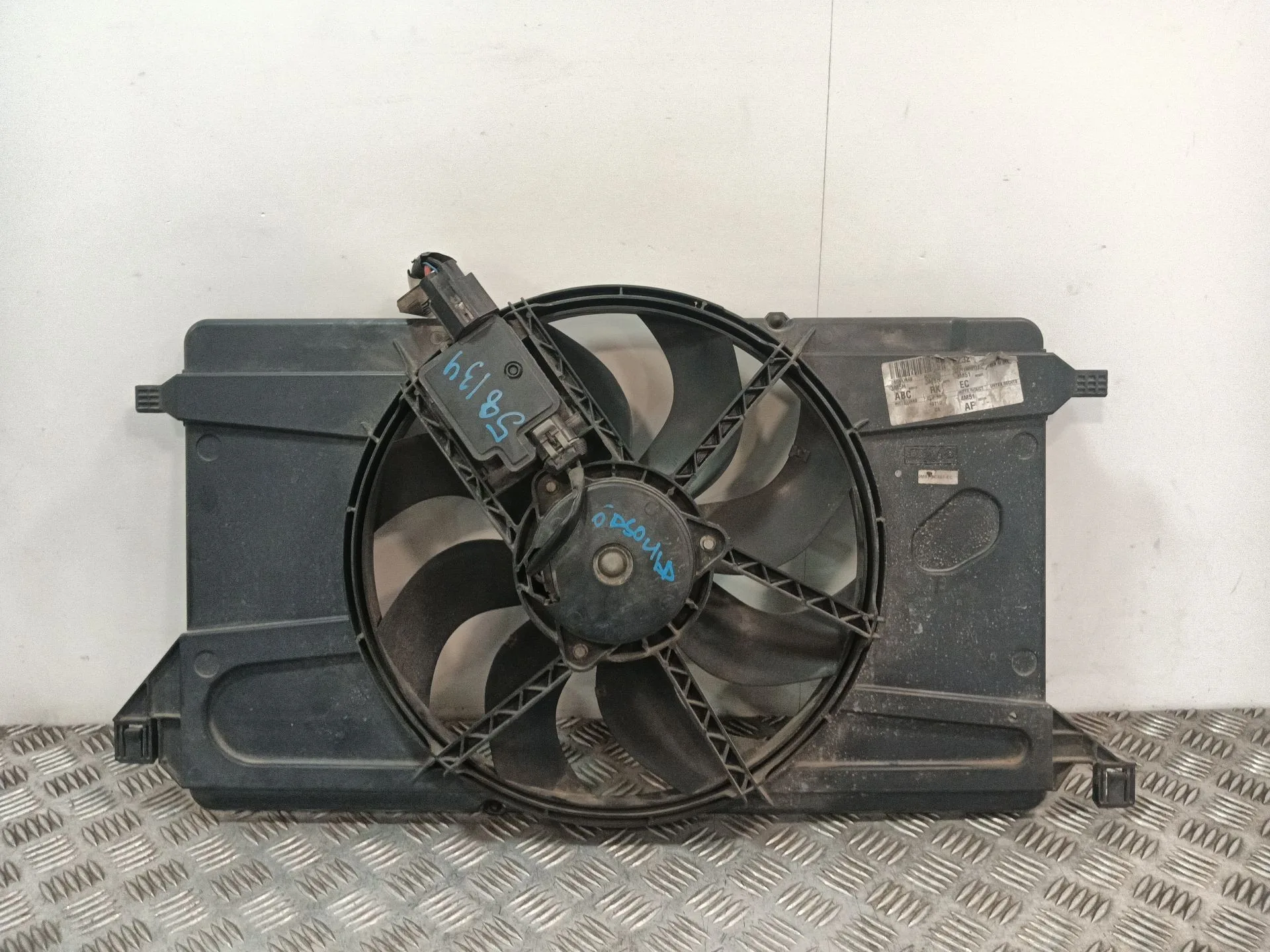 Electroventilador para Ford Focus Berlina (Cap)