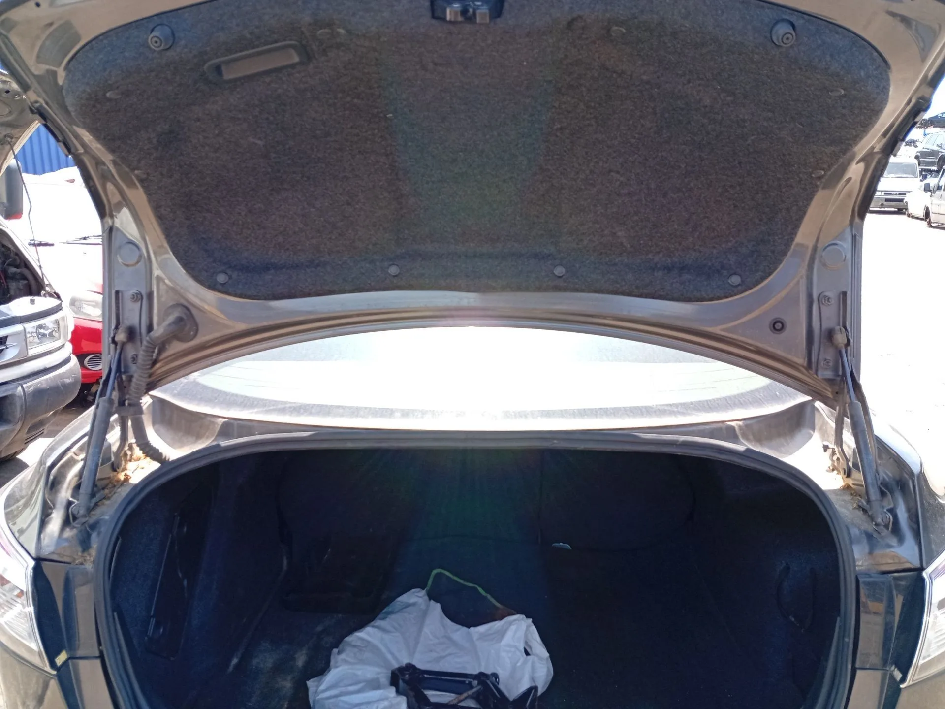 Amortiguadores Maletero / Porton para Mazda 3 Sedan (Bl)