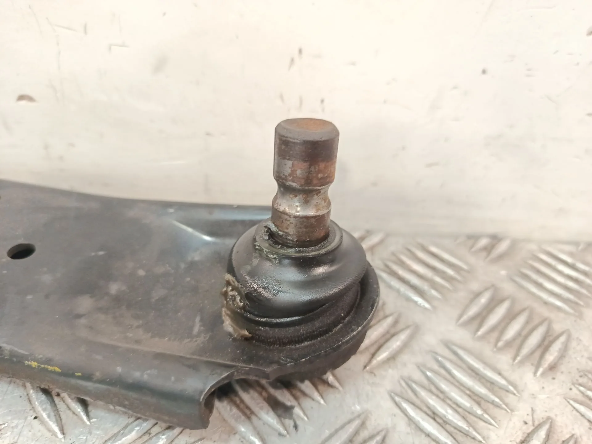 Brazo Suspension Inferior Delantero Derecho para Mazda 3 Sedan (Bl)