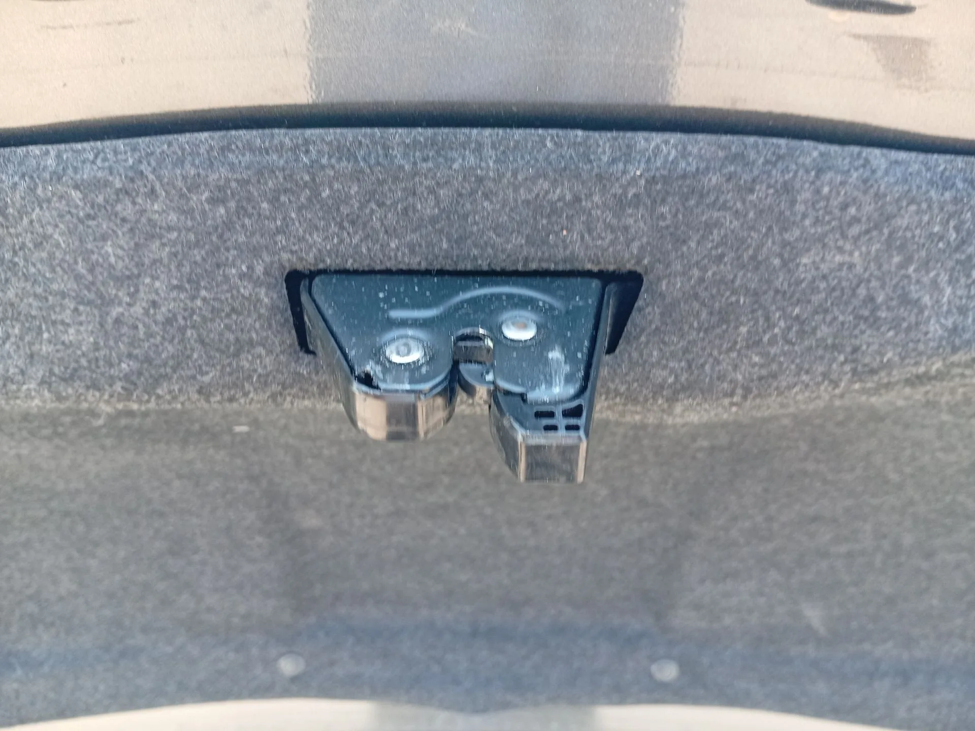 Cerradura Maletero / Porton para Mazda 3 Sedan (Bl)