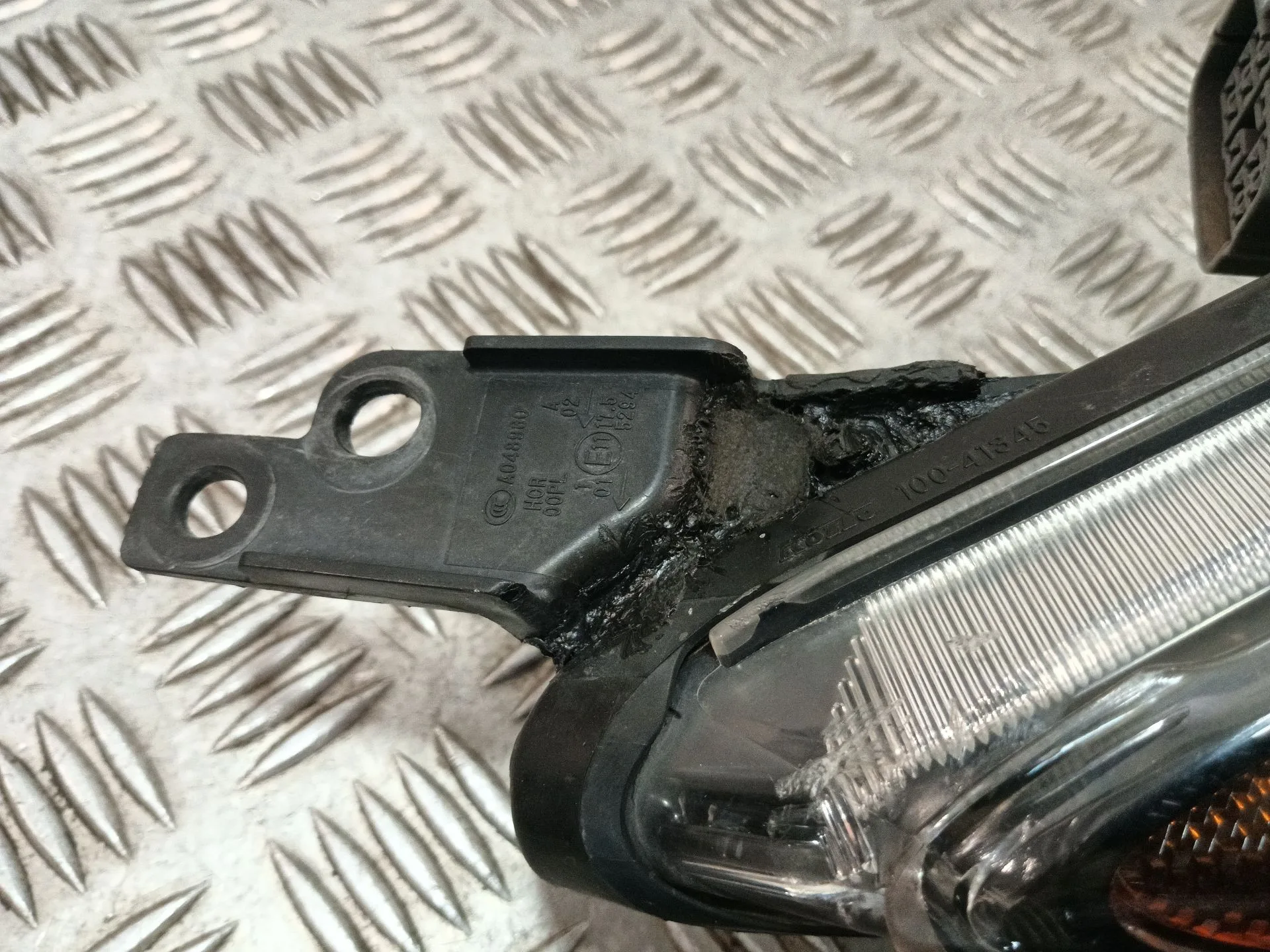 Faro Derecho para Mazda 3 Sedan (Bl)