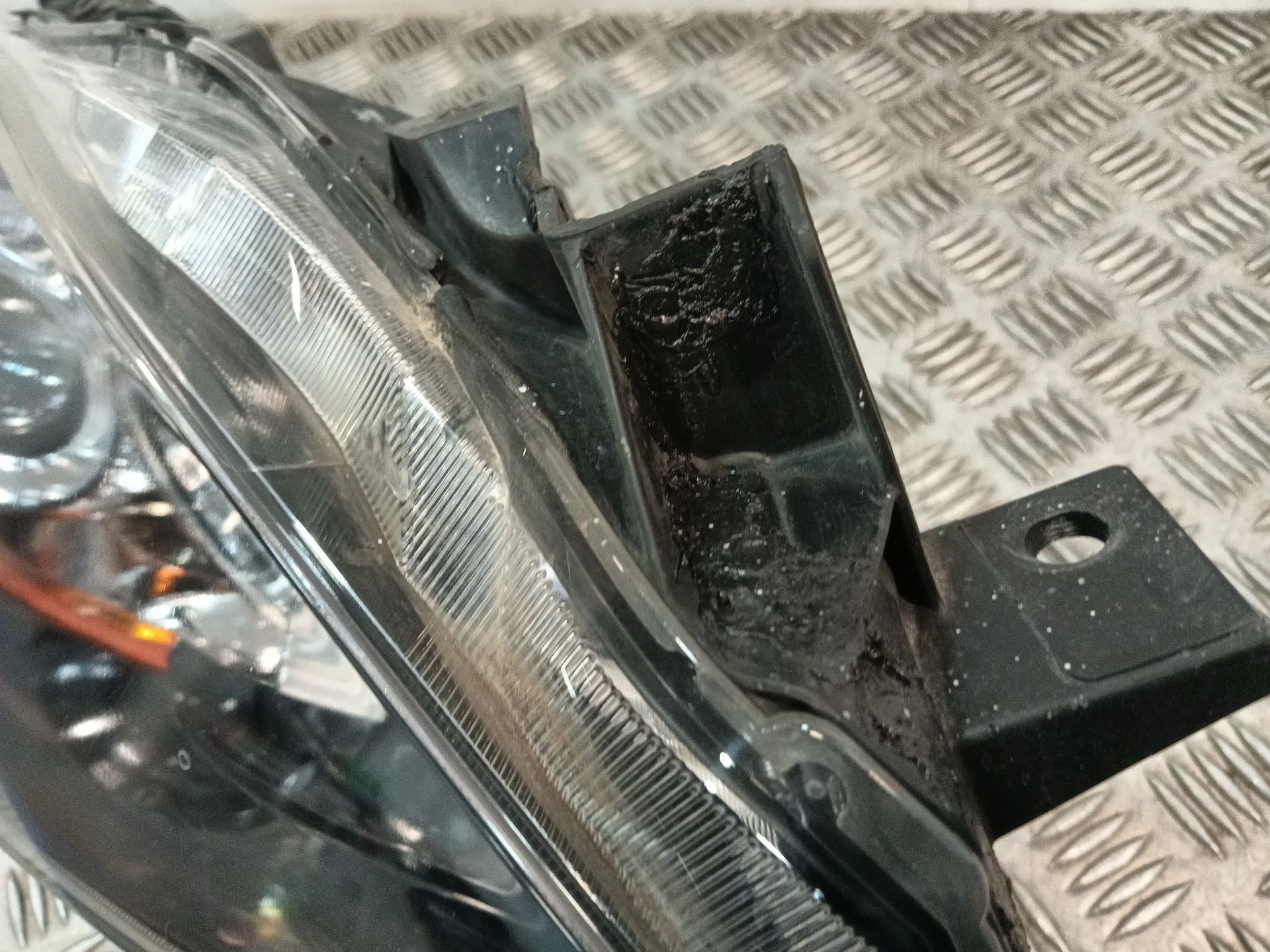 Faro Derecho para Mazda 3 Sedan (Bl)