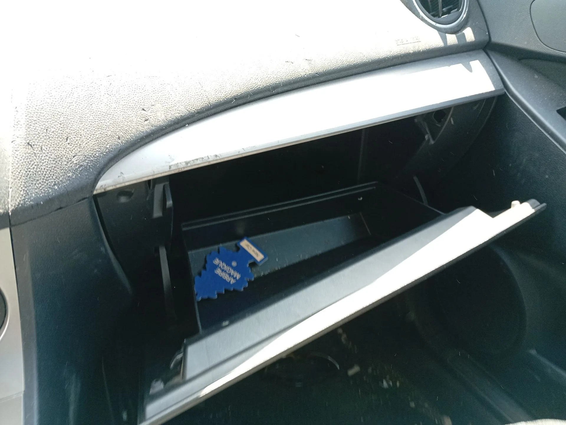 Guantera para Mazda 3 Sedan (Bl)