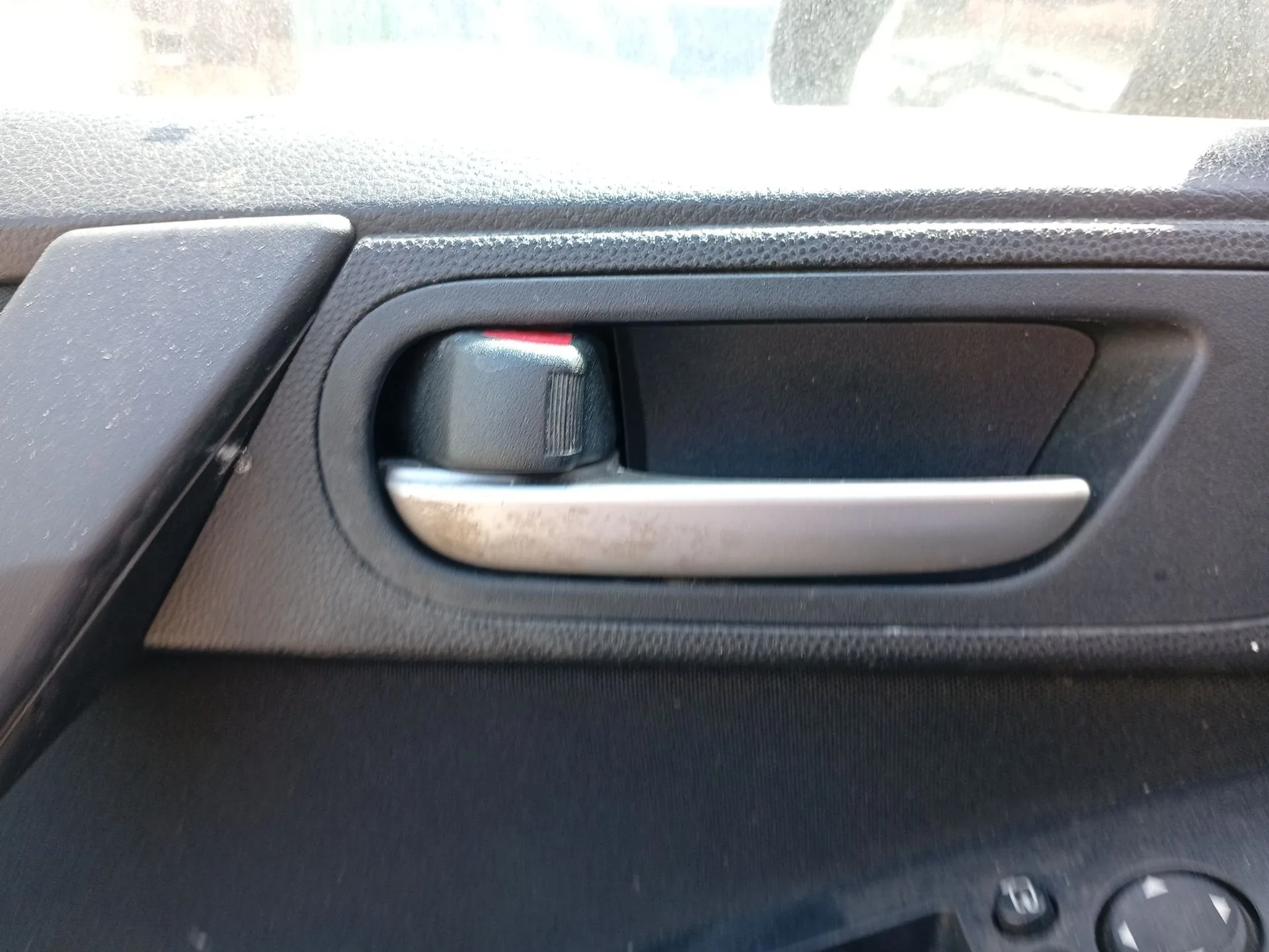 Maneta Interior Delantera Izquierda para Mazda 3 Sedan (Bl)
