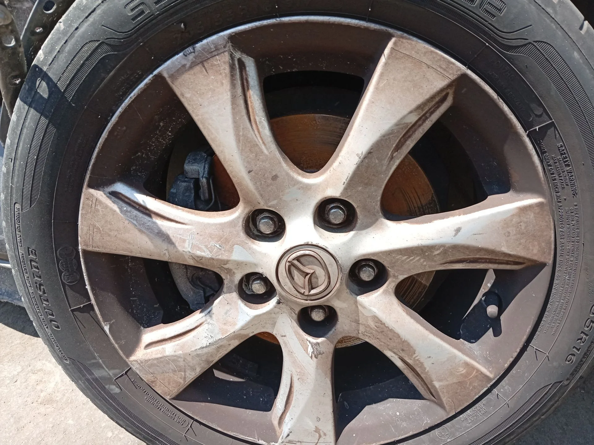 Mangueta Delantera Izquierda para Mazda 3 Sedan (Bl)
