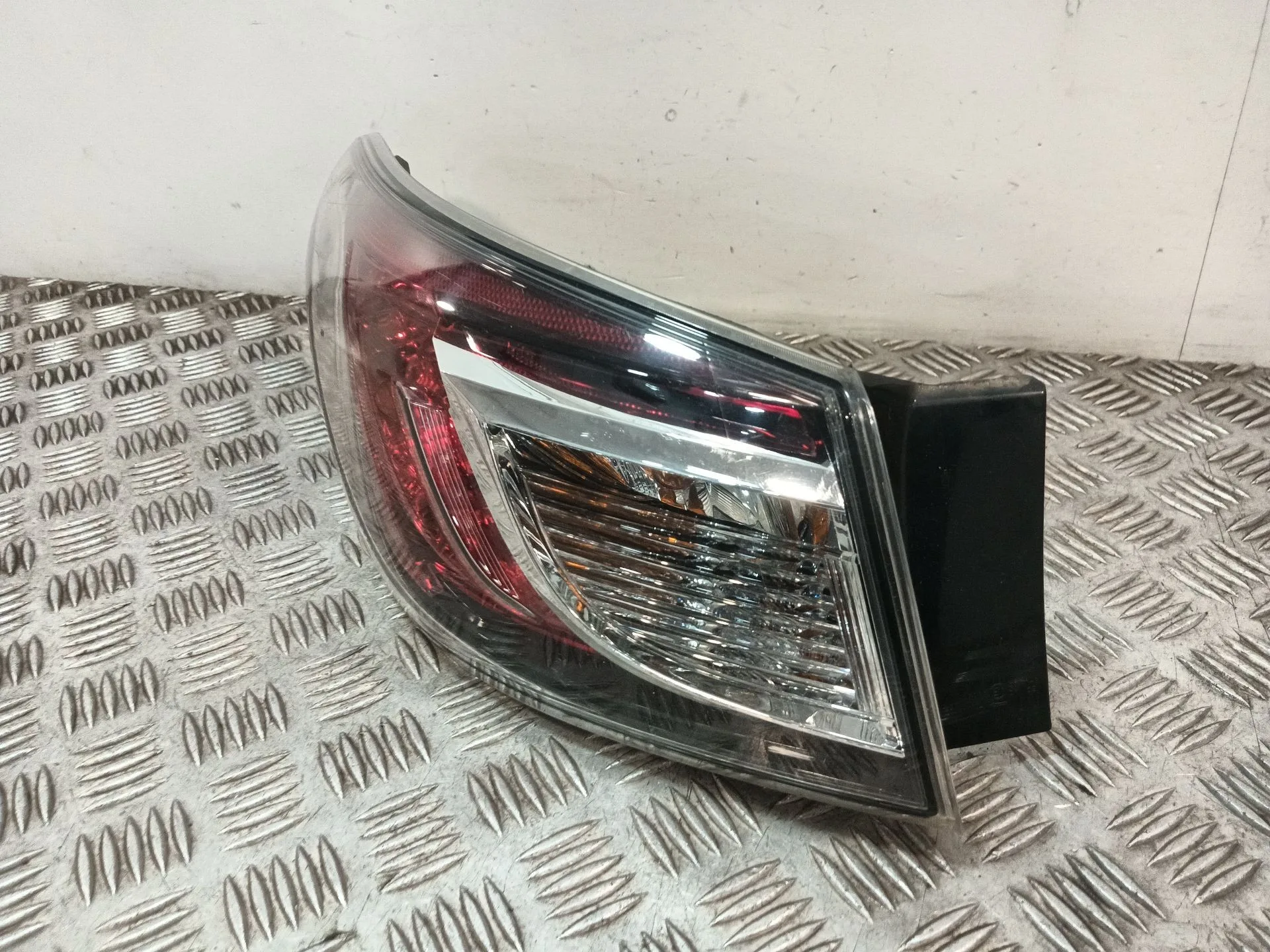 Piloto Trasero Izquierdo para Mazda 3 Sedan (Bl)
