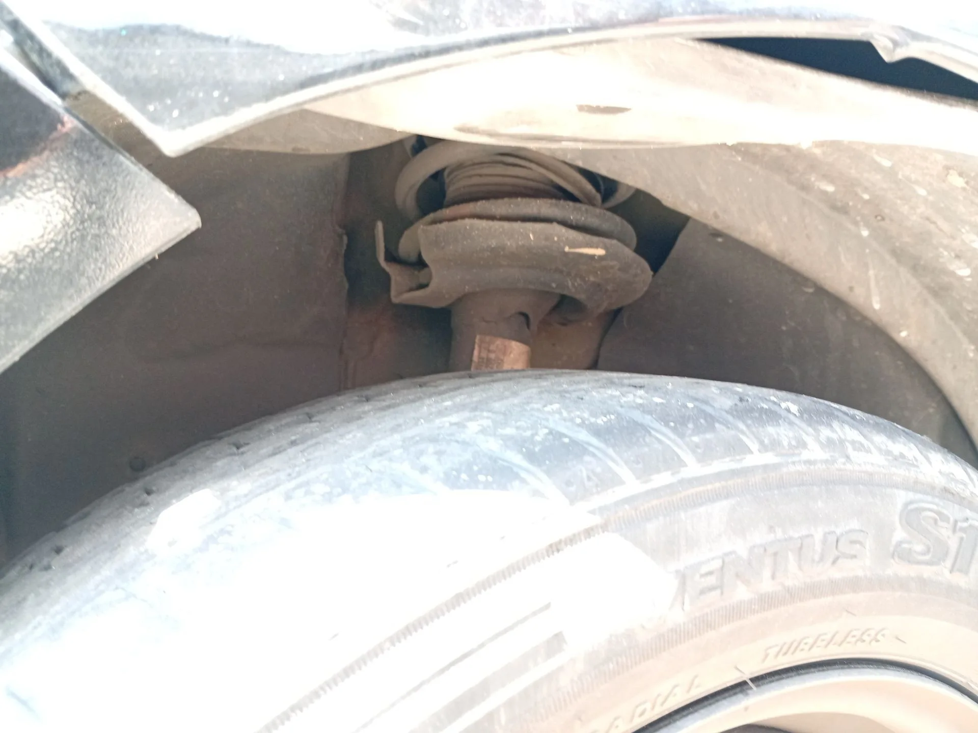 Amortiguador Delantero Izquierdo para Ford Fiesta Vi (Cb1, Ccn)
