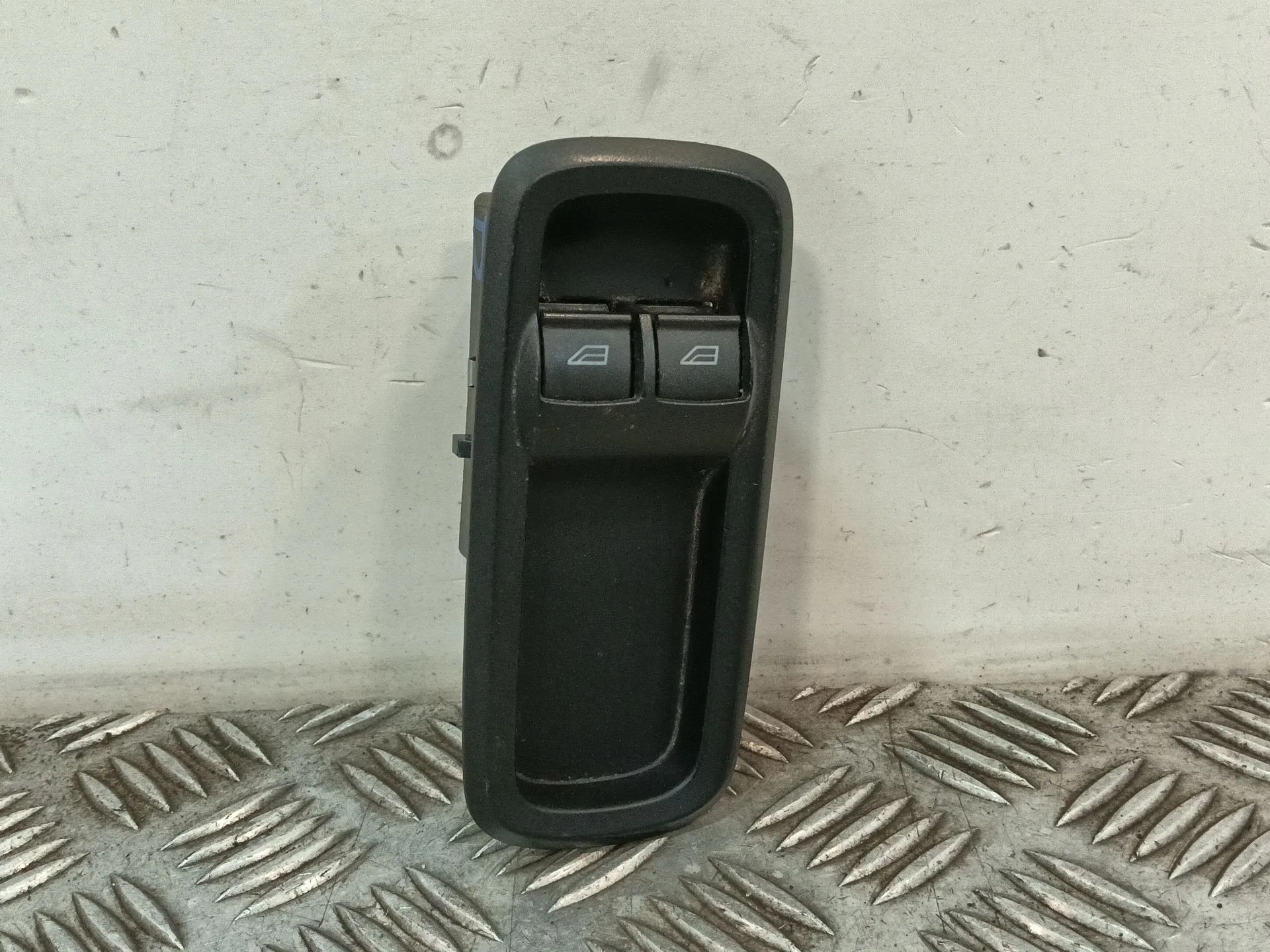 Mando Elevalunas Delantero Izquierdo para Ford Fiesta Vi (Cb1, Ccn)