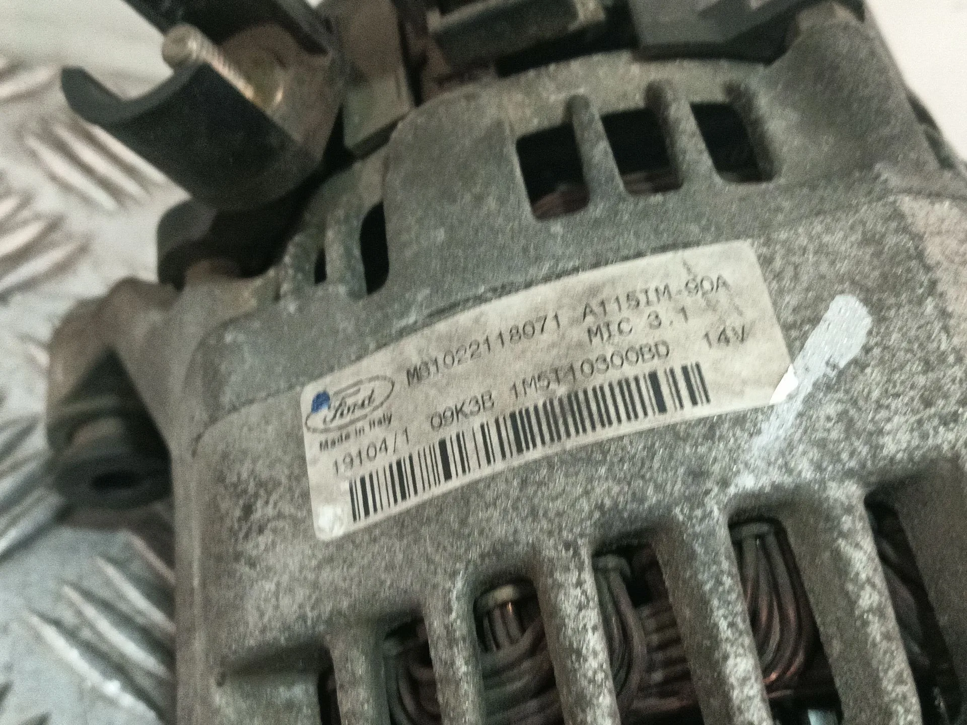 Alternador para Ford Focus I (Daw, Dbw)