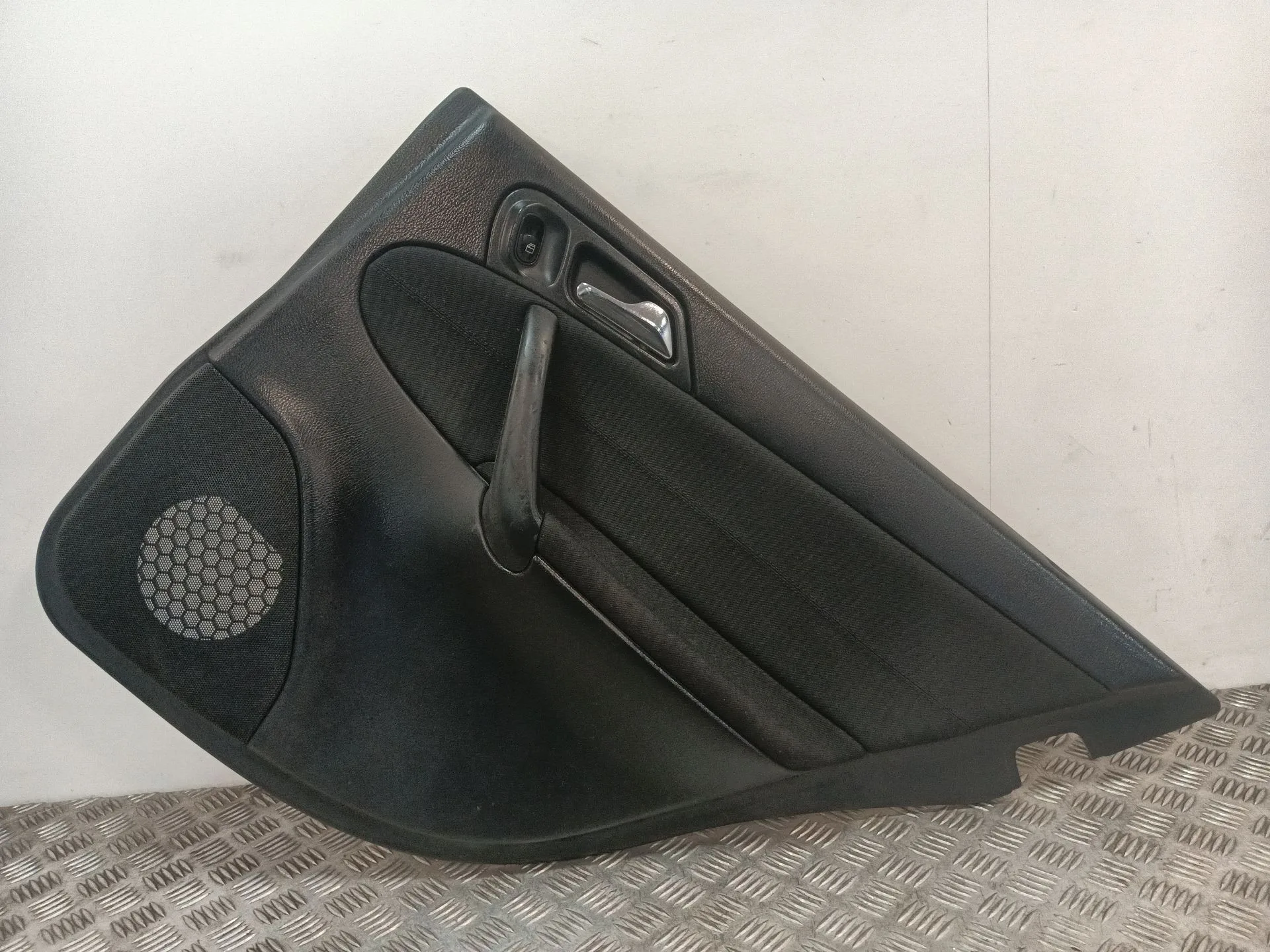 Guarnecido Puerta Trasera Derecha para Mercedes-Benz Clase C (W203)